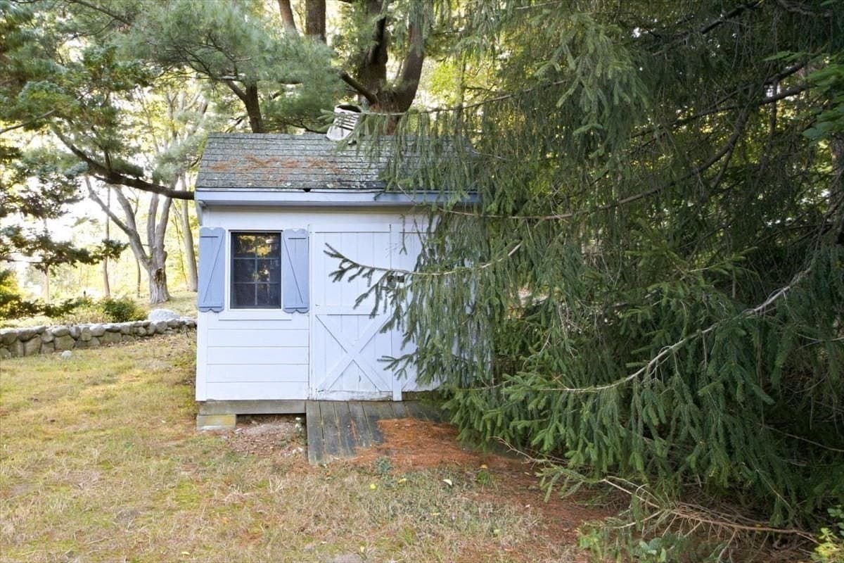Single Family Residence at 113 Chief Justice Cushing Highway, Scituate MA 02066, Scituate, photo 9 of 42