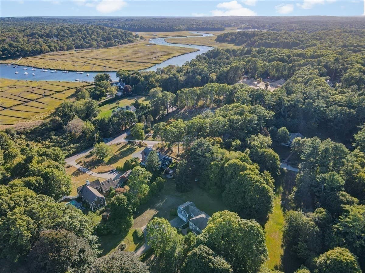 Single Family Residence at 113 Chief Justice Cushing Highway, Scituate MA 02066, Scituate, photo 10 of 42