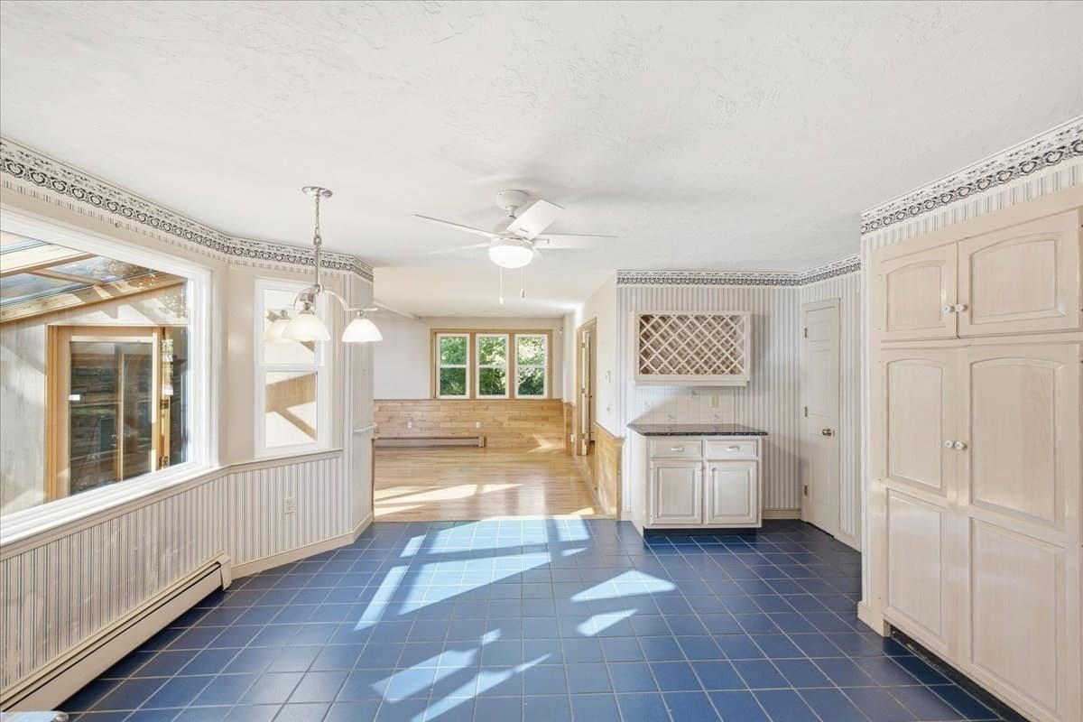 Single Family Residence at 113 Chief Justice Cushing Highway, Scituate MA 02066, Scituate, photo 18 of 42