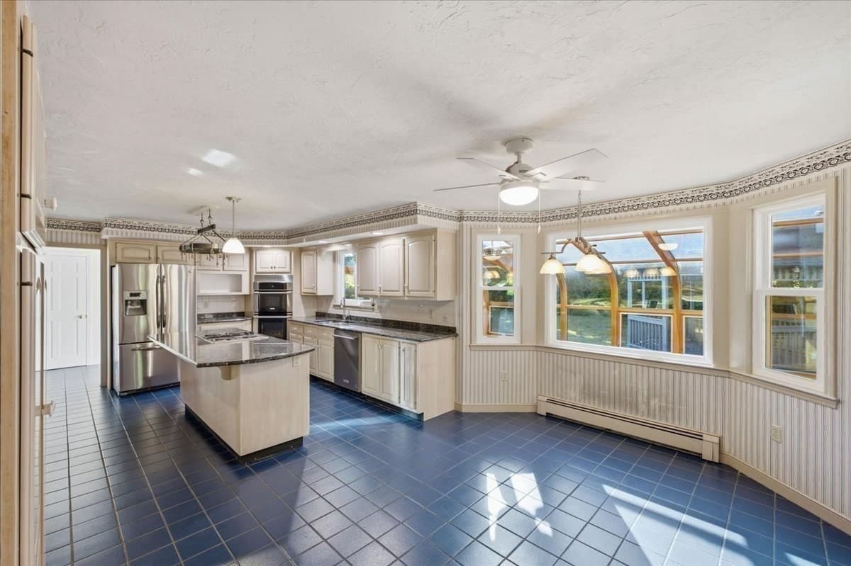 Single Family Residence at 113 Chief Justice Cushing Highway, Scituate MA 02066, Scituate, photo 15 of 42