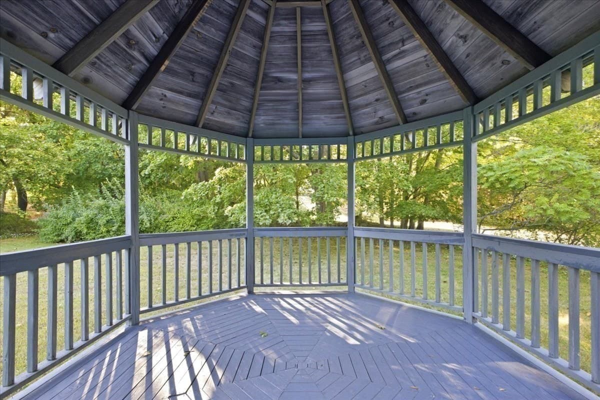 Single Family Residence at 113 Chief Justice Cushing Highway, Scituate MA 02066, Scituate, photo 8 of 42