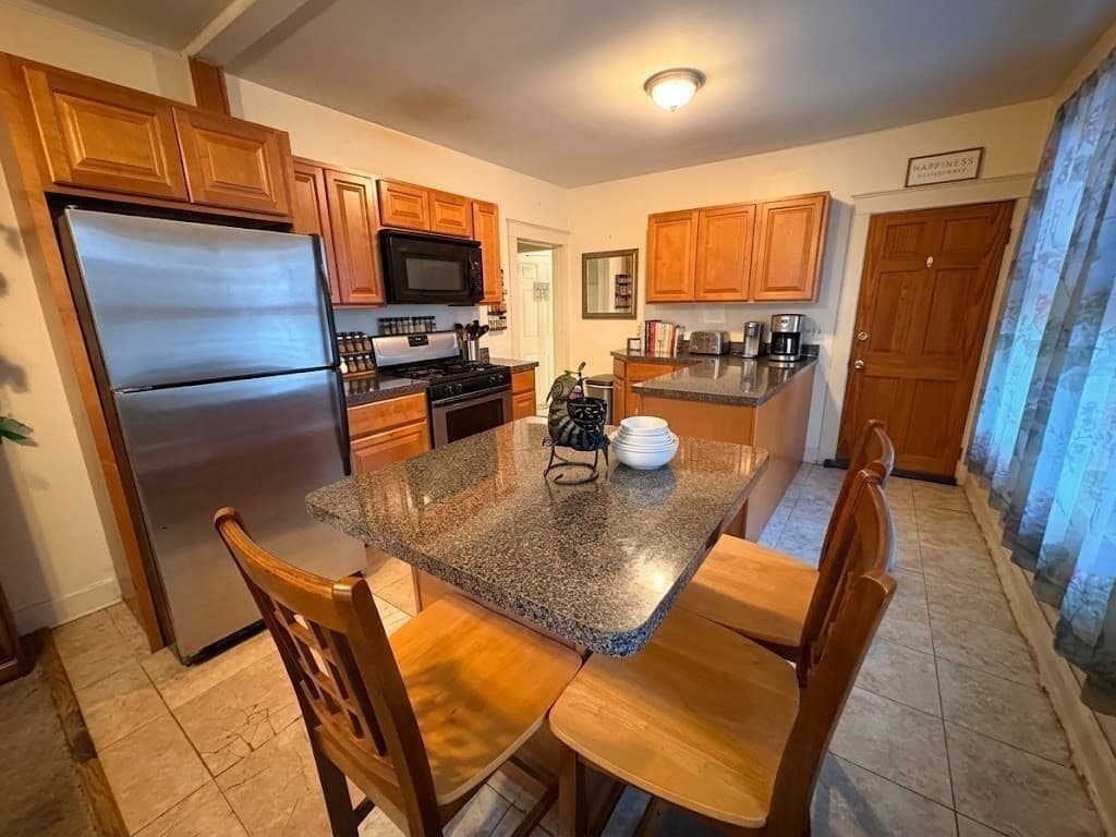 Multi Family at 507 Elm St, New Bedford MA 02740, New Bedford, photo 6 of 16