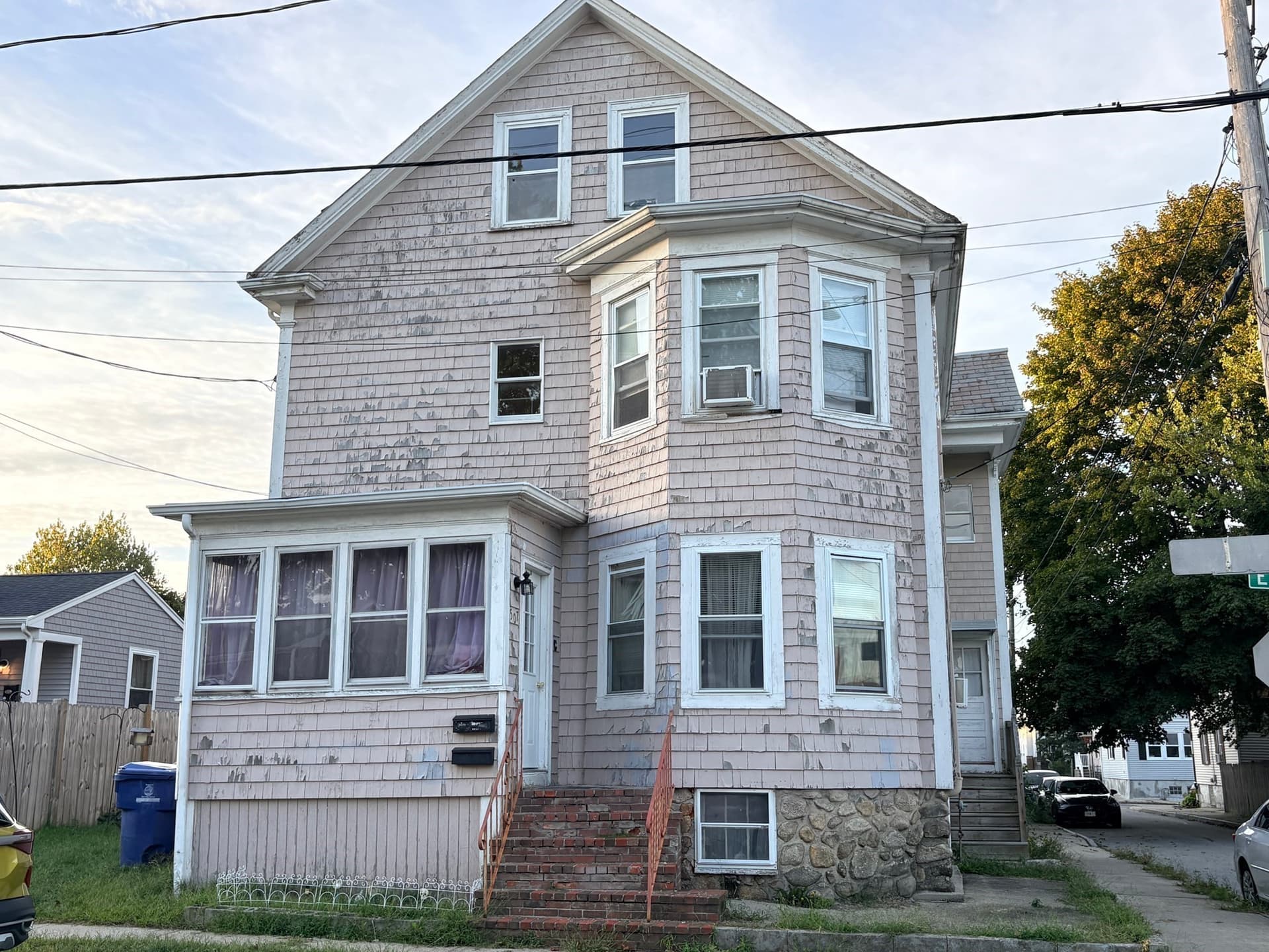 Multi Family at 507 Elm St, New Bedford MA 02740