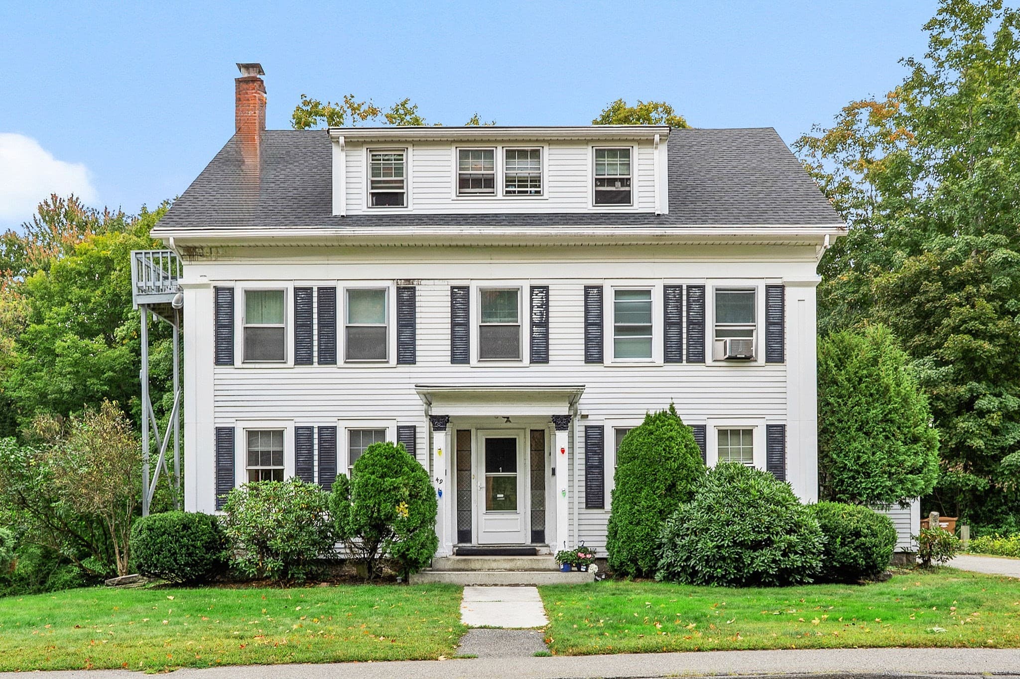 49 South St, Northborough MA 01532