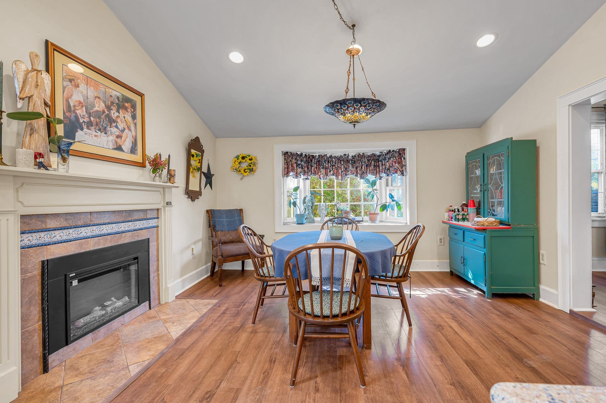 Single Family Residence at 246 Acton Road, Chelmsford MA 01824, Chelmsford, photo 6 of 42