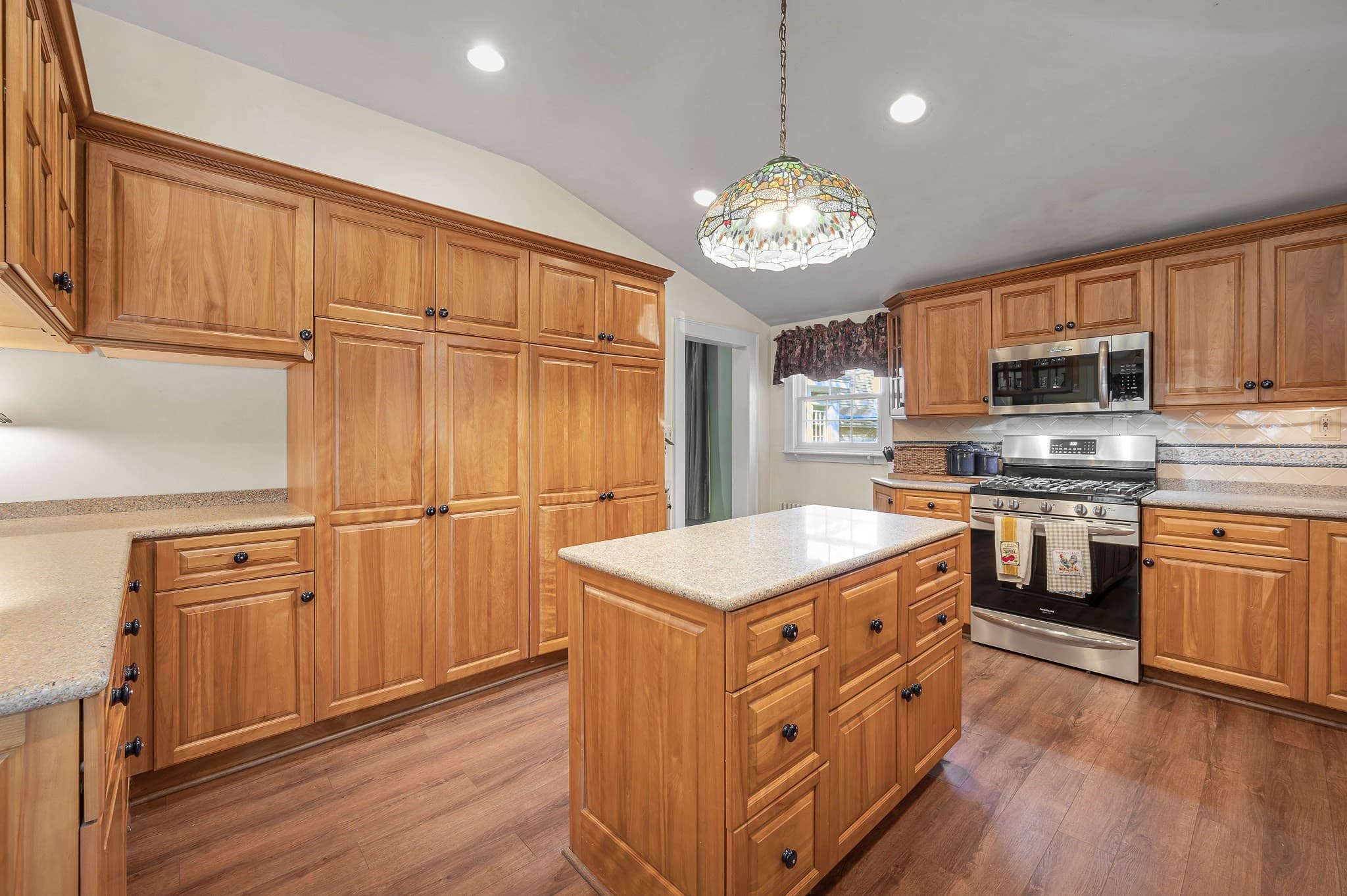 Single Family Residence at 246 Acton Road, Chelmsford MA 01824, Chelmsford, photo 5 of 42