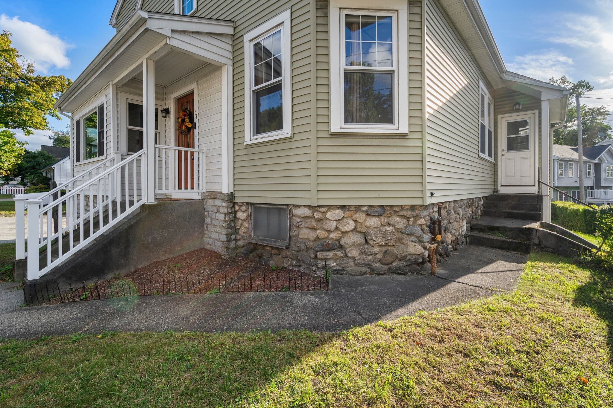 Single Family Residence at 134 Commonwealth Ave, Worcester MA 01604, Worcester, photo 23 of 26