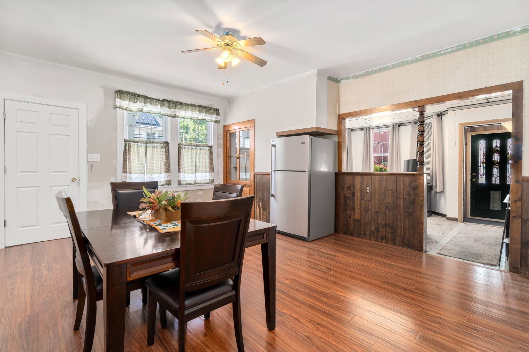 Single Family Residence at 134 Commonwealth Ave, Worcester MA 01604, Worcester, photo 2 of 26