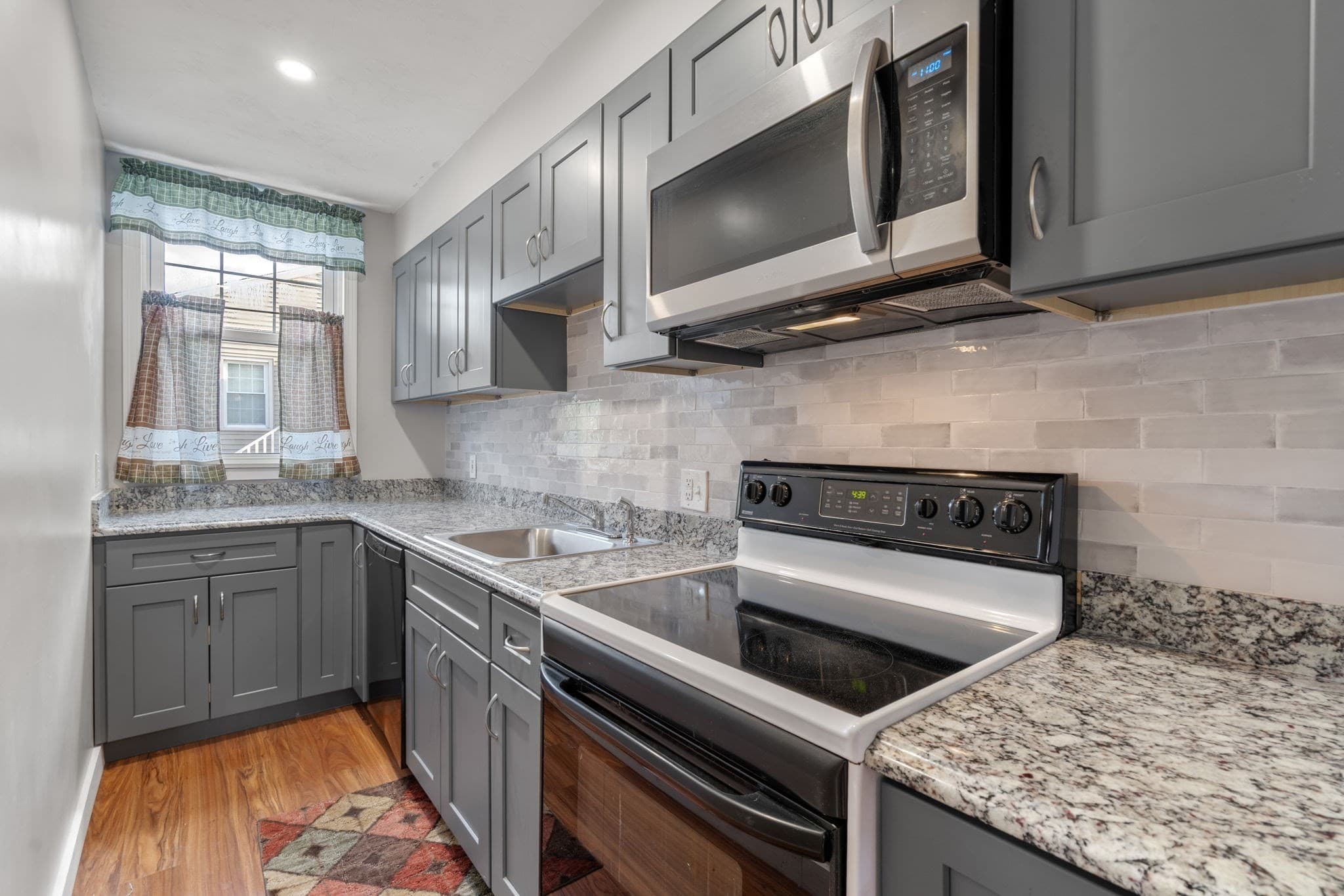 Single Family Residence at 134 Commonwealth Ave, Worcester MA 01604, Worcester, photo 3 of 26