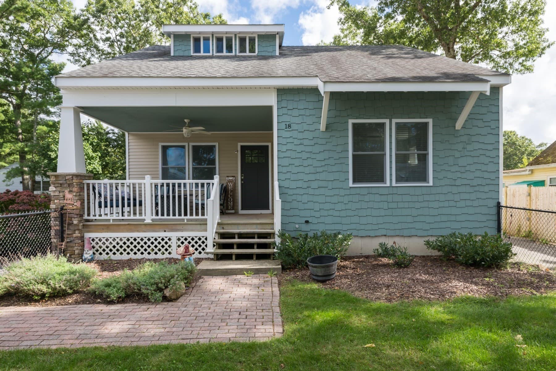 18 Elmwood St, Wareham MA 02571