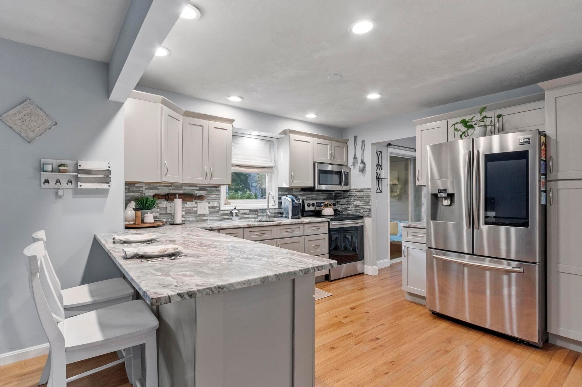 Condominium at 84 Waterford Dr # 84, Worcester MA 01602, Worcester, photo 12 of 39