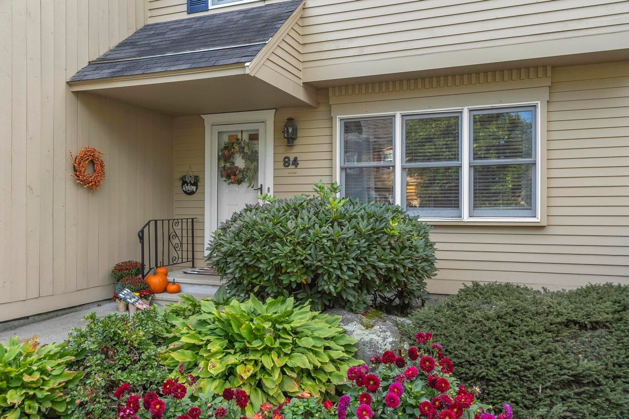 84 Waterford Dr # 84, Worcester MA 01602