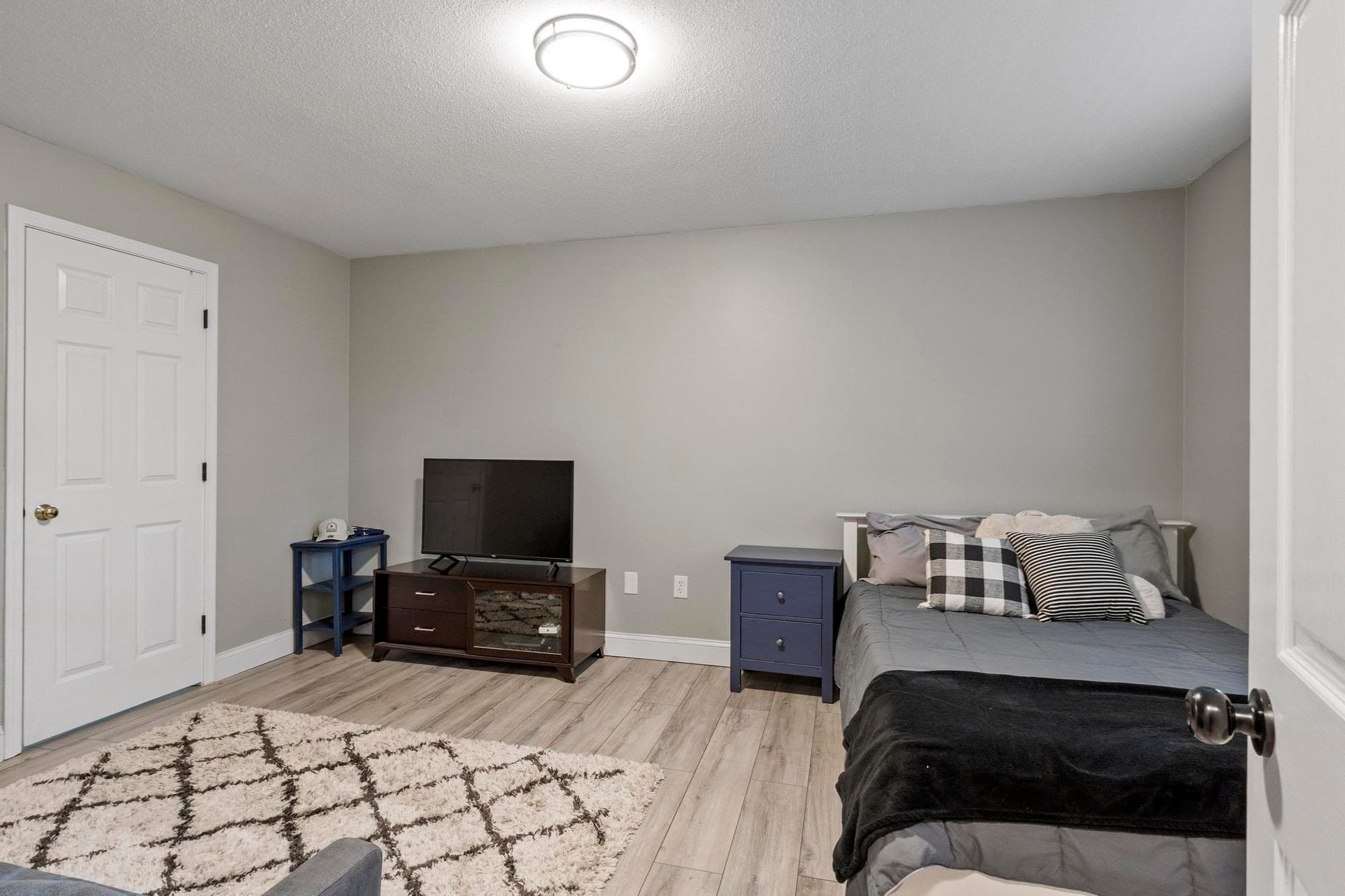 Condominium at 84 Waterford Dr # 84, Worcester MA 01602, Worcester, photo 18 of 39