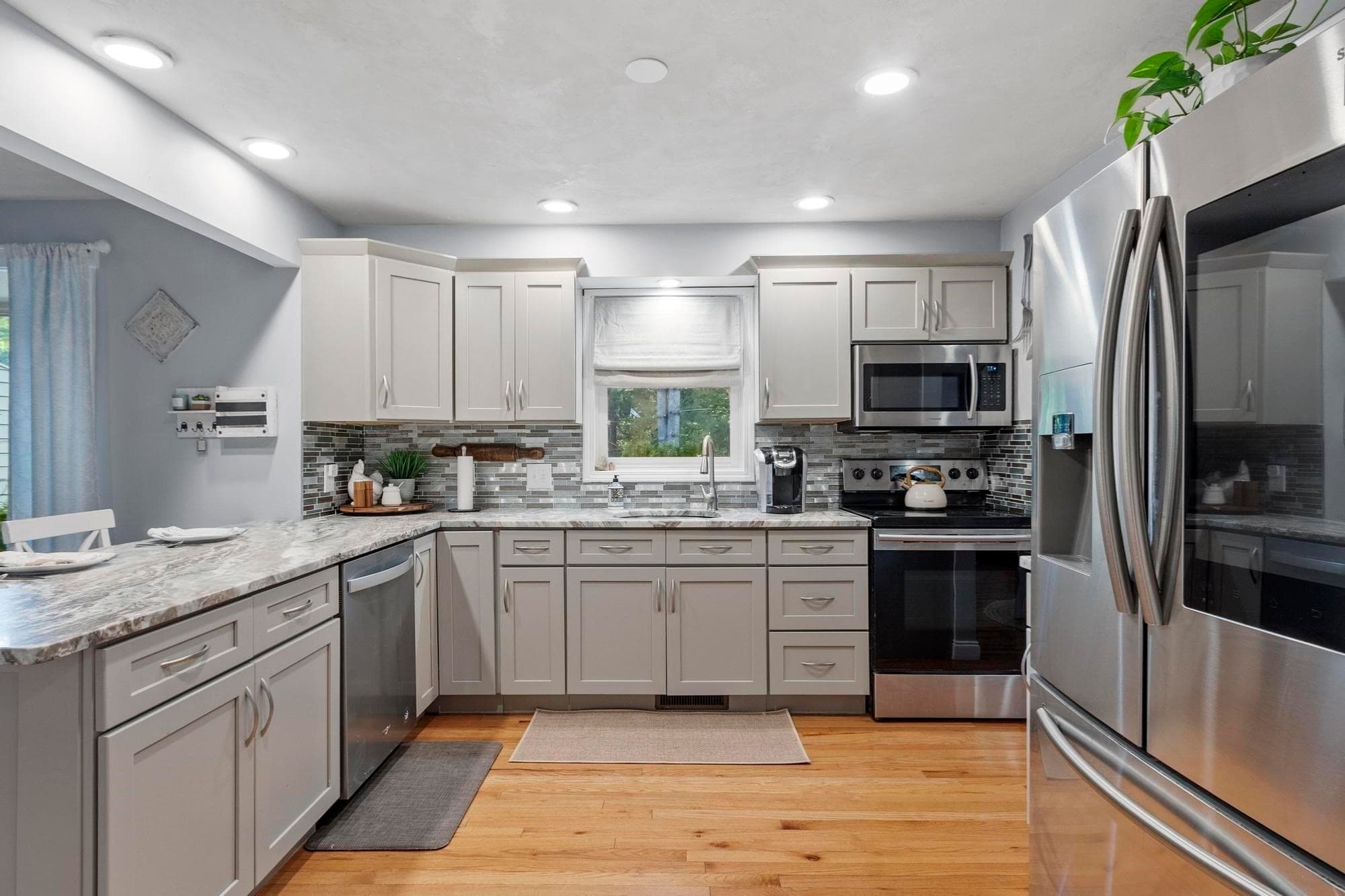 Condominium at 84 Waterford Dr # 84, Worcester MA 01602, Worcester, photo 11 of 39