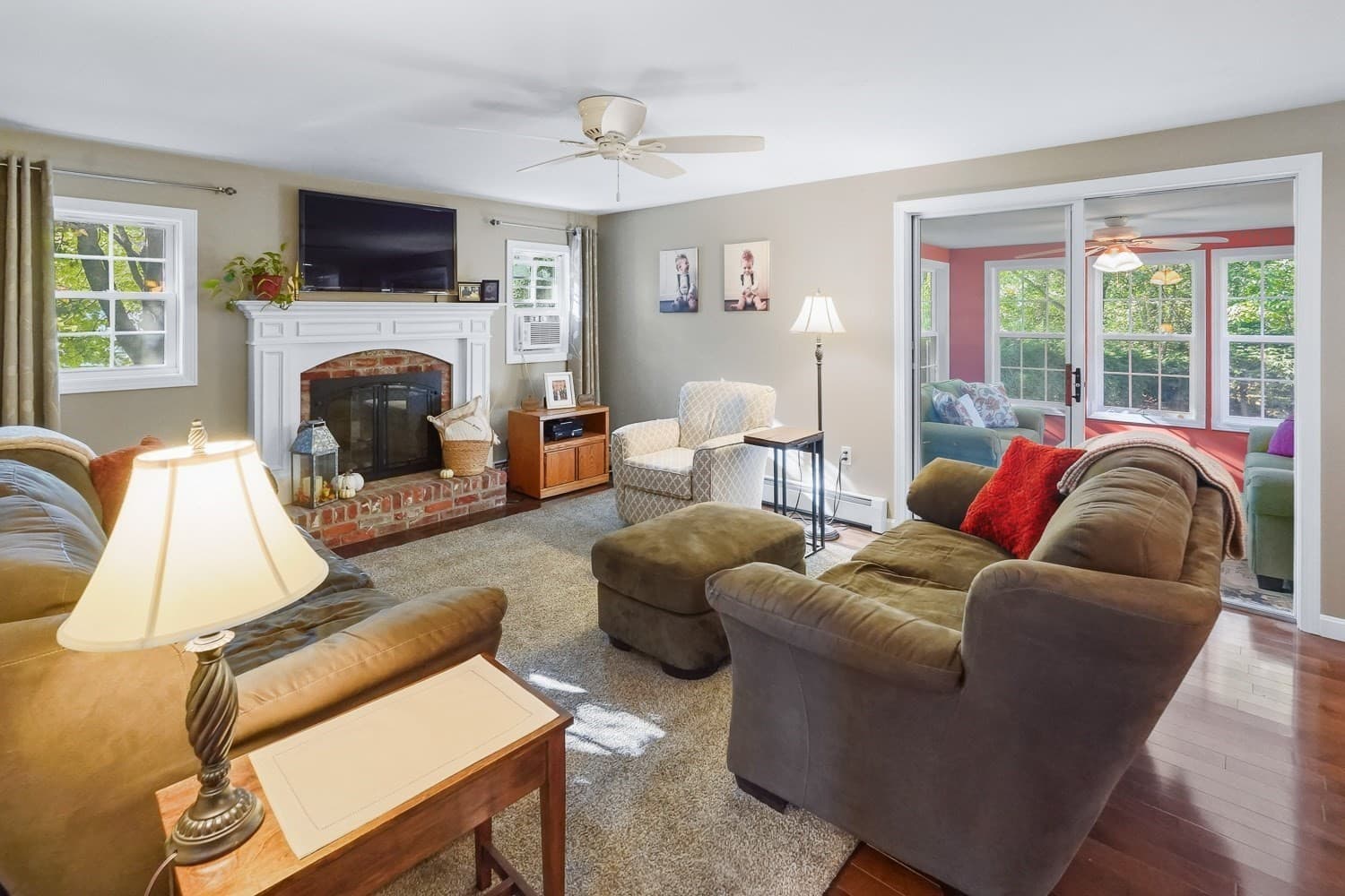 Single Family Residence at 14 Oak Cir, Holden MA 01520, Holden, photo 6 of 41