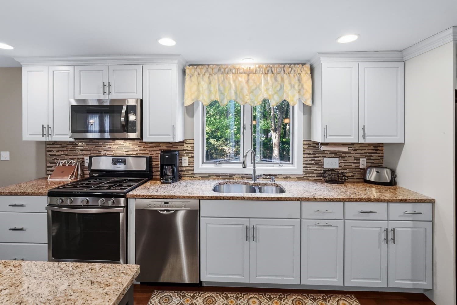 Single Family Residence at 14 Oak Cir, Holden MA 01520, Holden, photo 16 of 41