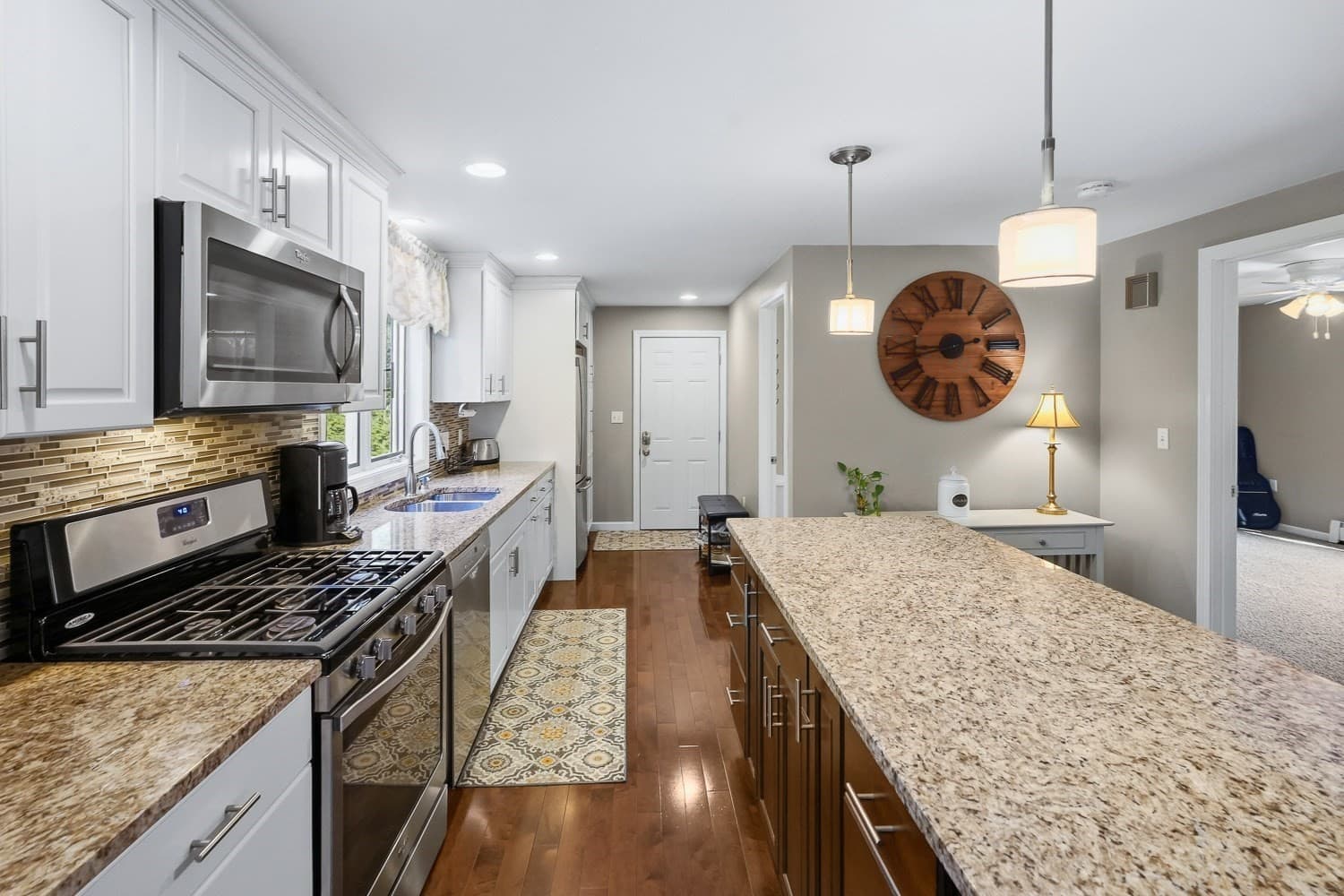 Single Family Residence at 14 Oak Cir, Holden MA 01520, Holden, photo 12 of 41