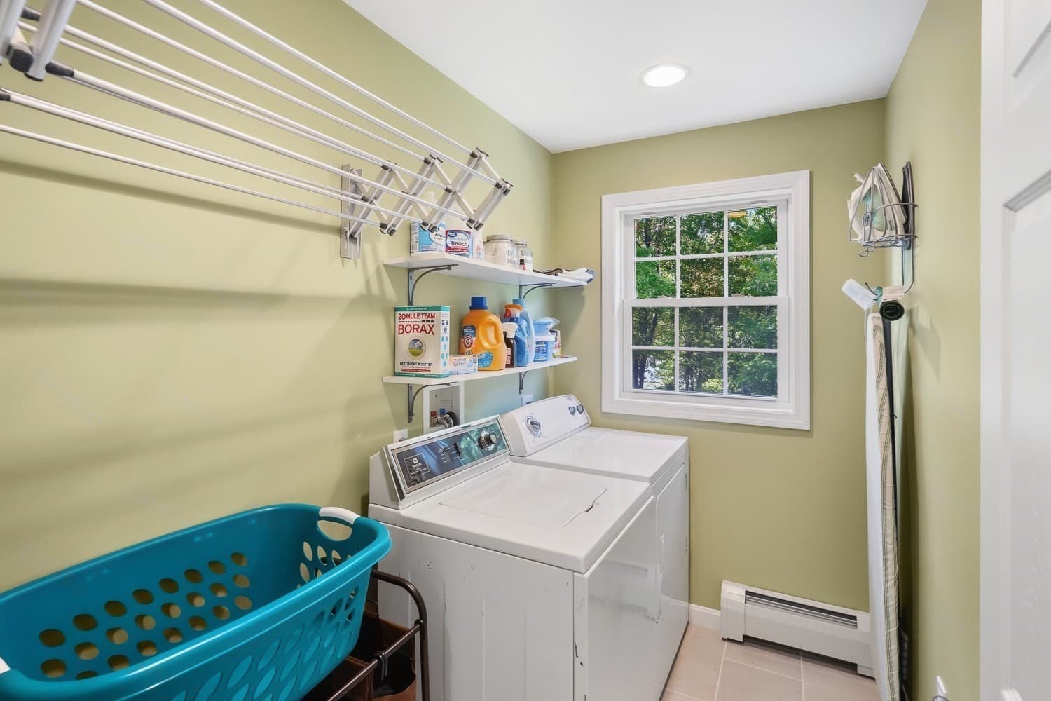 Single Family Residence at 14 Oak Cir, Holden MA 01520, Holden, photo 26 of 41