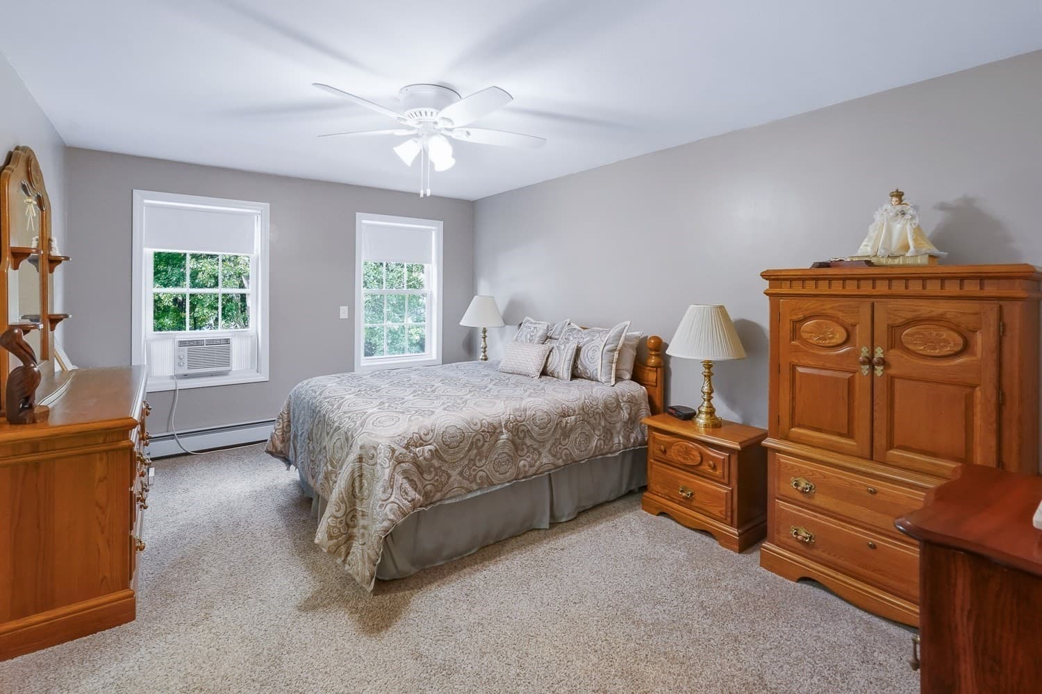 Single Family Residence at 14 Oak Cir, Holden MA 01520, Holden, photo 22 of 41