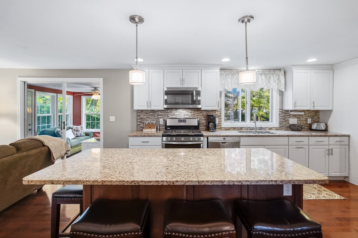 Single Family Residence at 14 Oak Cir, Holden MA 01520, Holden, photo 14 of 41