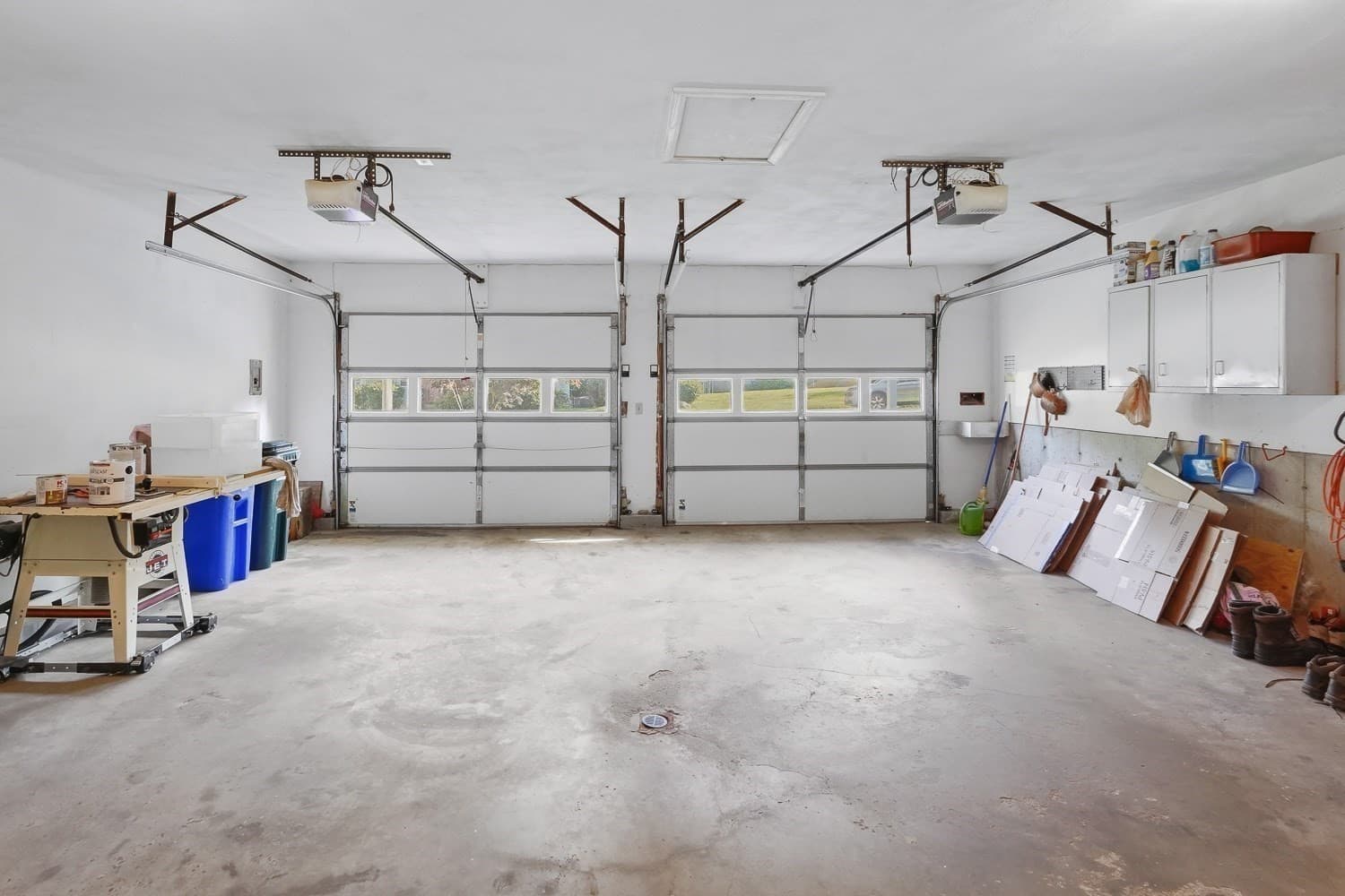 Single Family Residence at 14 Oak Cir, Holden MA 01520, Holden, photo 37 of 41
