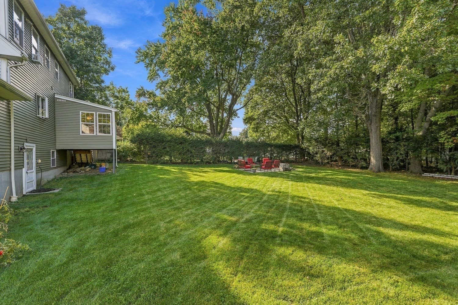 Single Family Residence at 14 Oak Cir, Holden MA 01520, Holden, photo 35 of 41