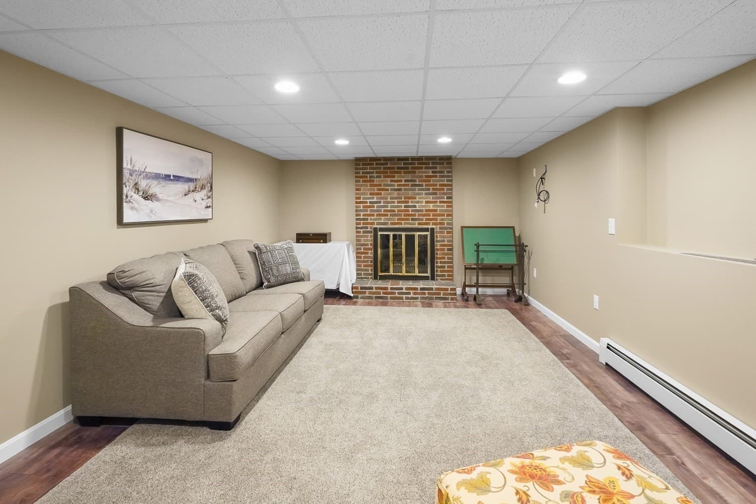Single Family Residence at 14 Oak Cir, Holden MA 01520, Holden, photo 31 of 41