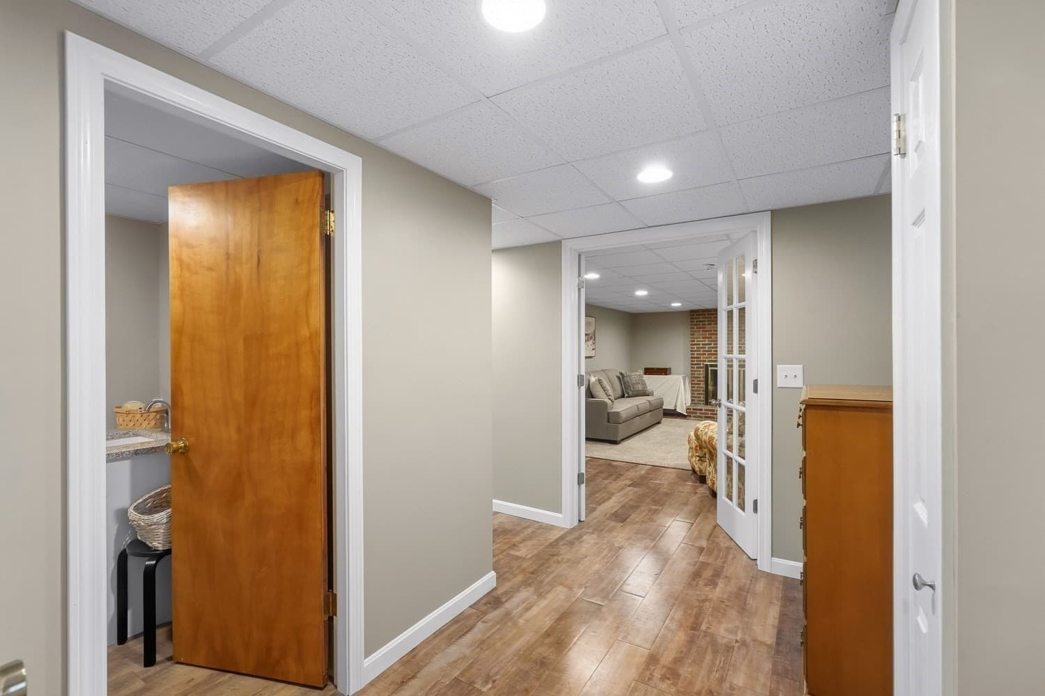 Single Family Residence at 14 Oak Cir, Holden MA 01520, Holden, photo 29 of 41