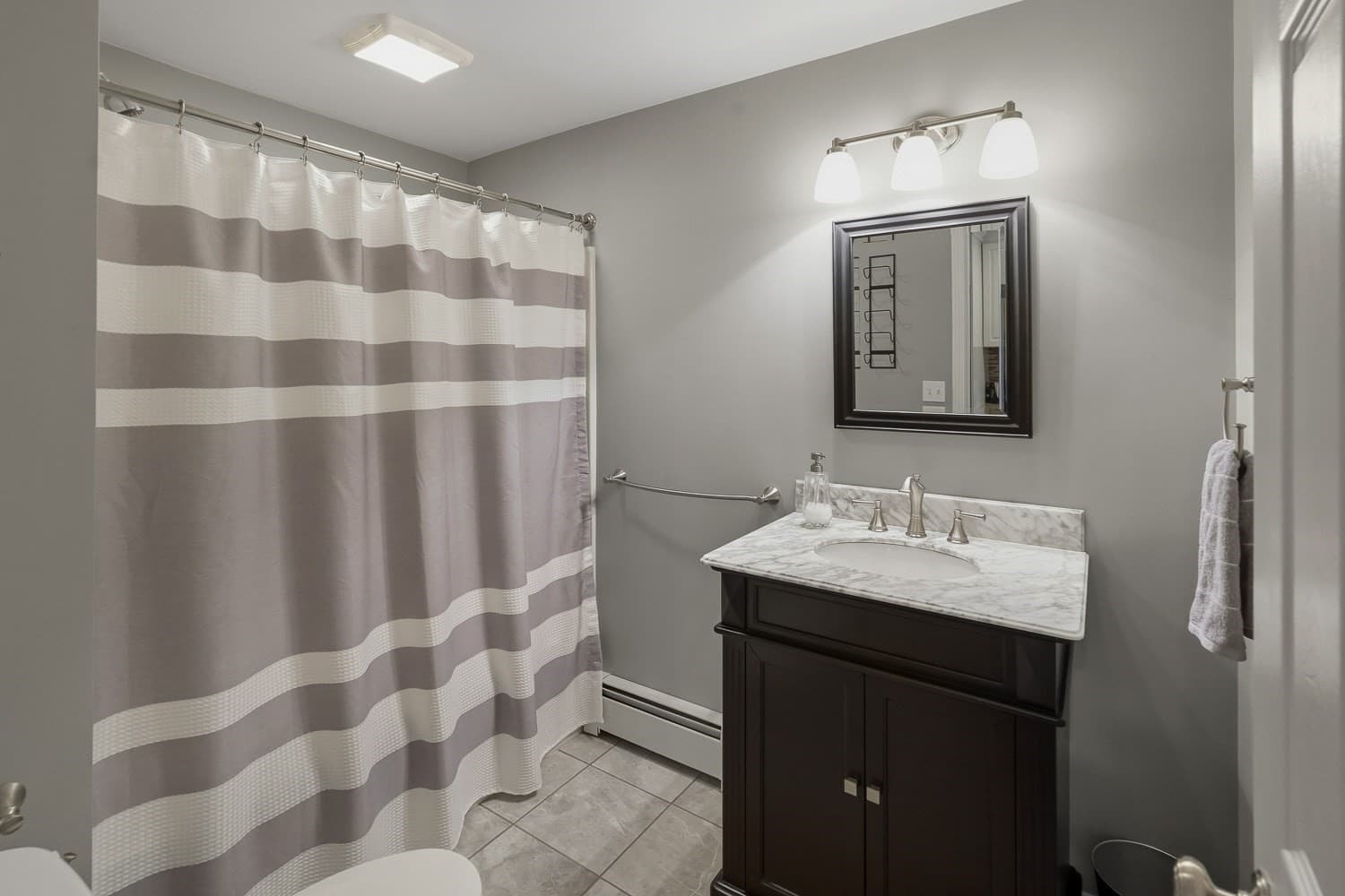 Single Family Residence at 14 Oak Cir, Holden MA 01520, Holden, photo 21 of 41