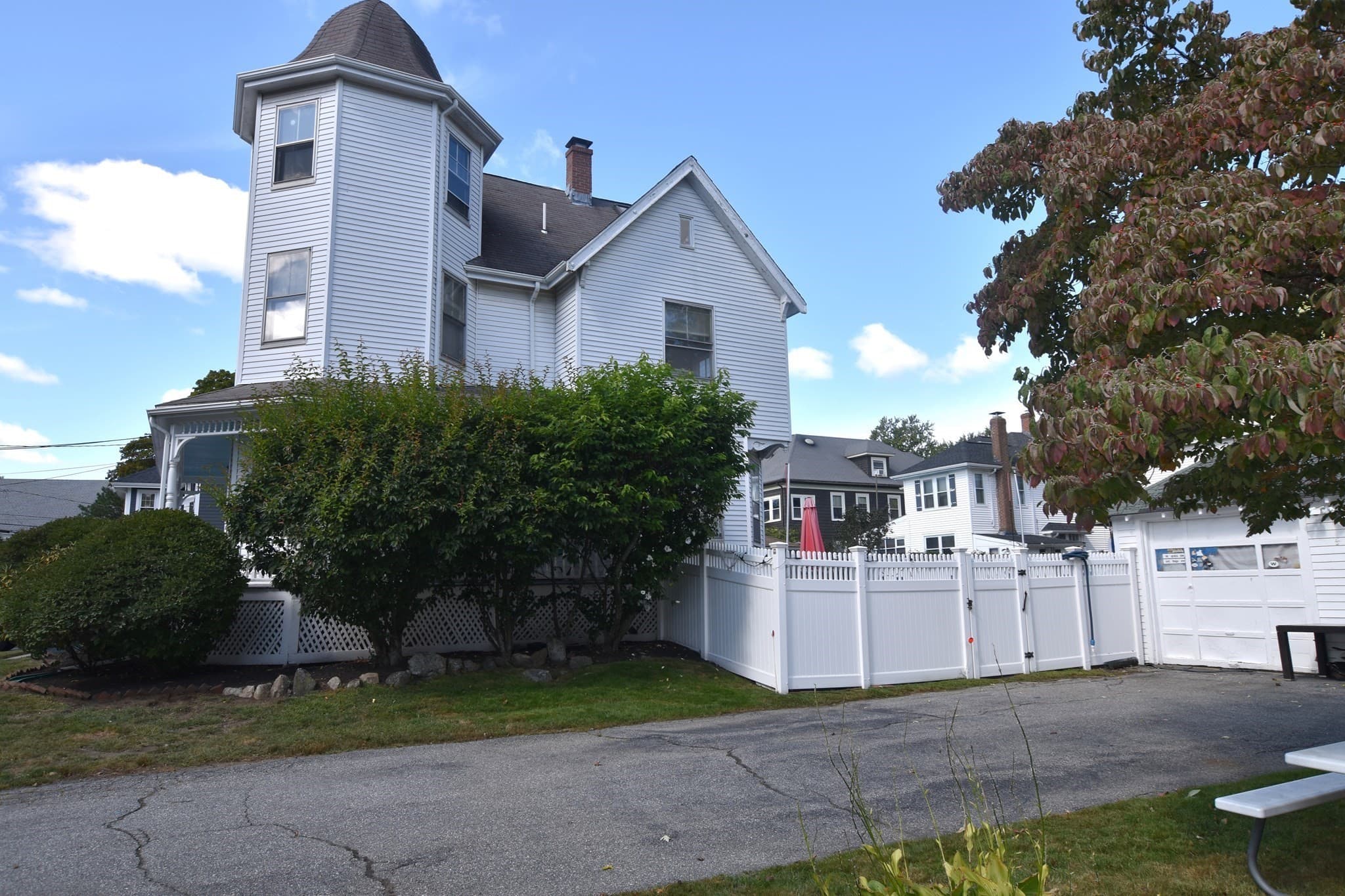 Single Family Residence at 10 Holly St, Watertown MA 02472, Watertown, photo 2 of 7