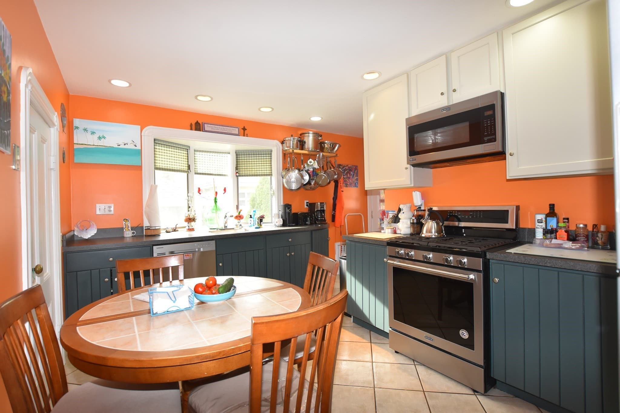 Single Family Residence at 10 Holly St, Watertown MA 02472, photo 10 of 35