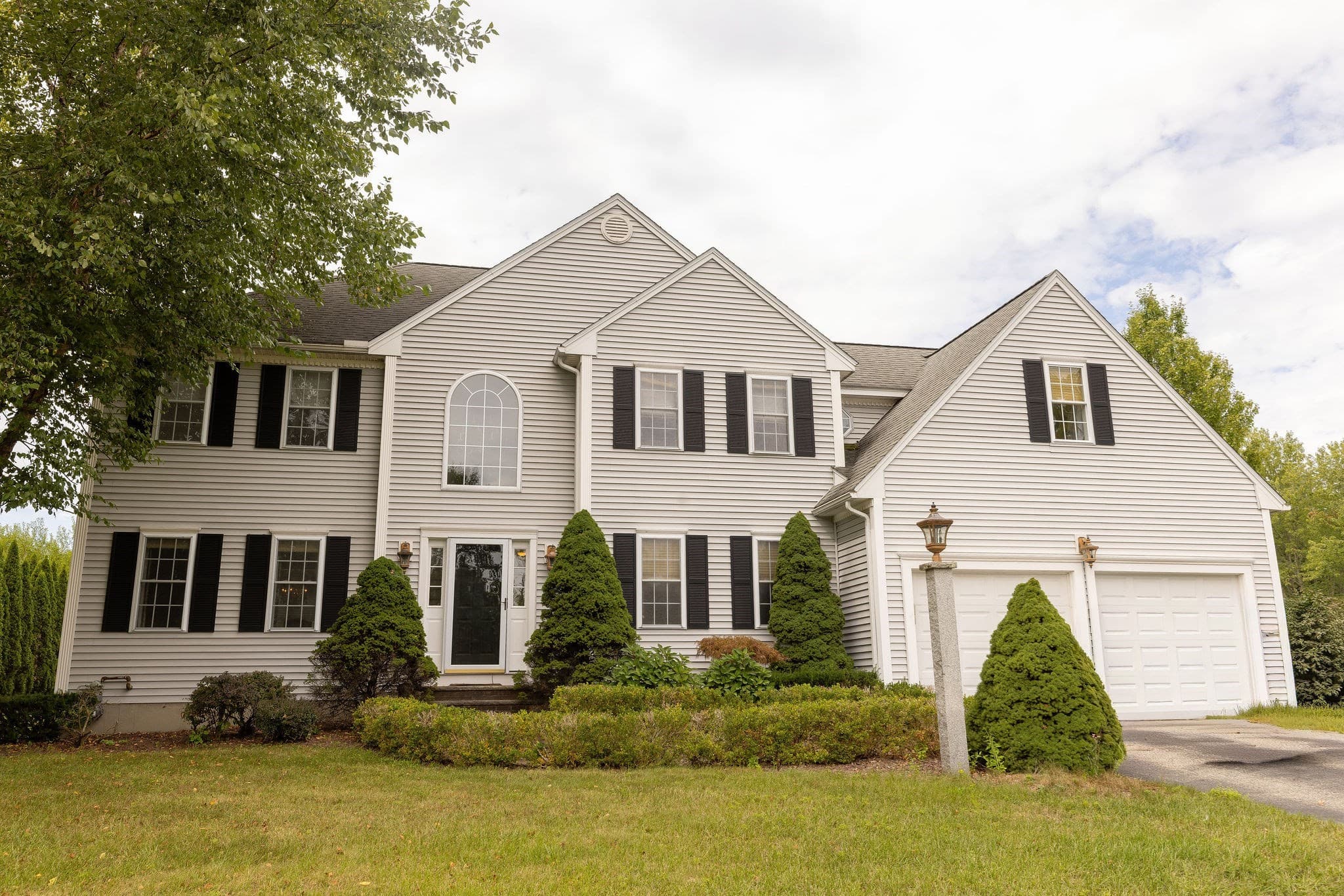 1 Gooseneck Ln, Westford MA 01886