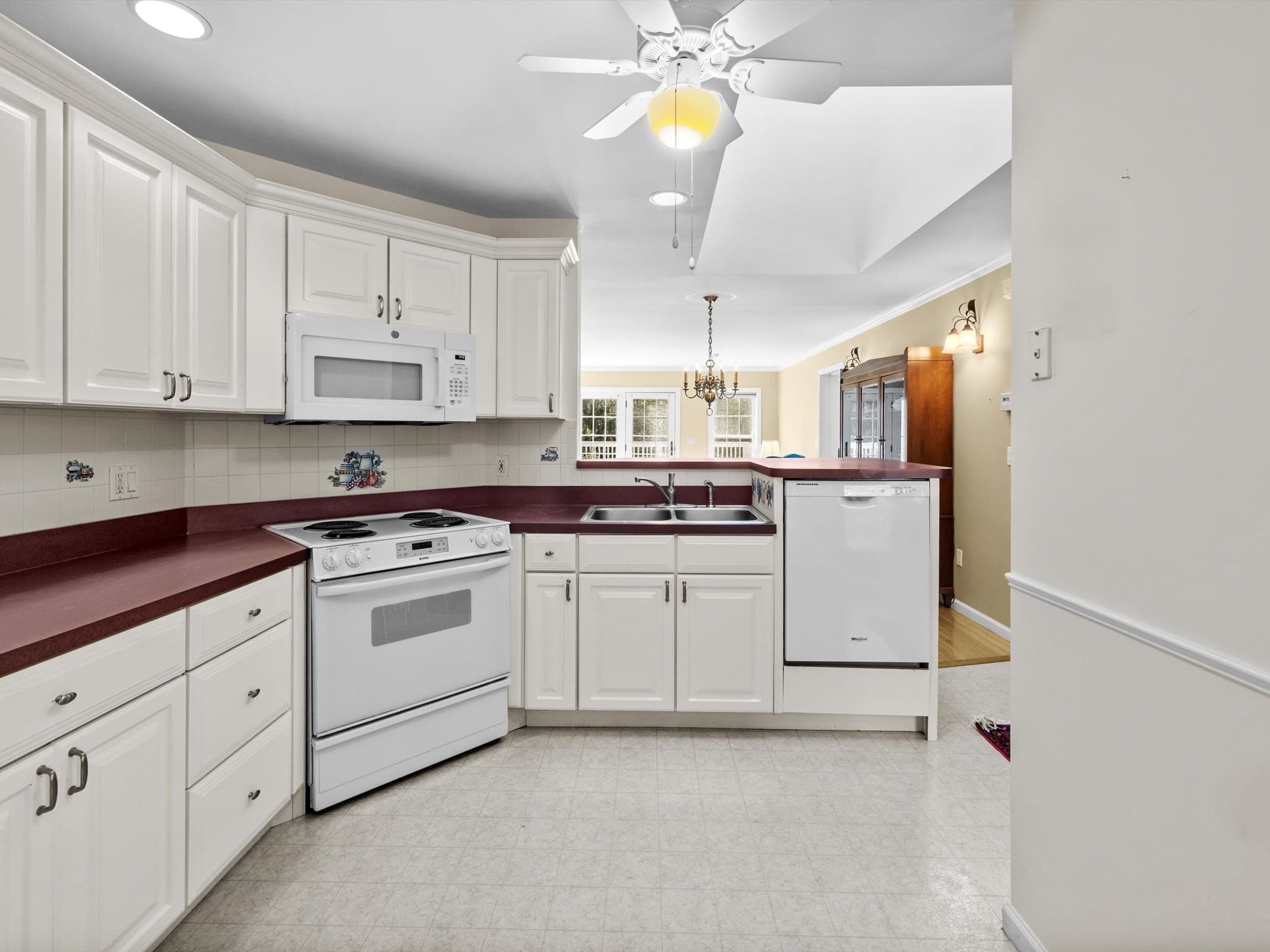 Condominium at 30 William Onthank Ln # 30, Southborough MA 01772, Southborough, photo 13 of 42