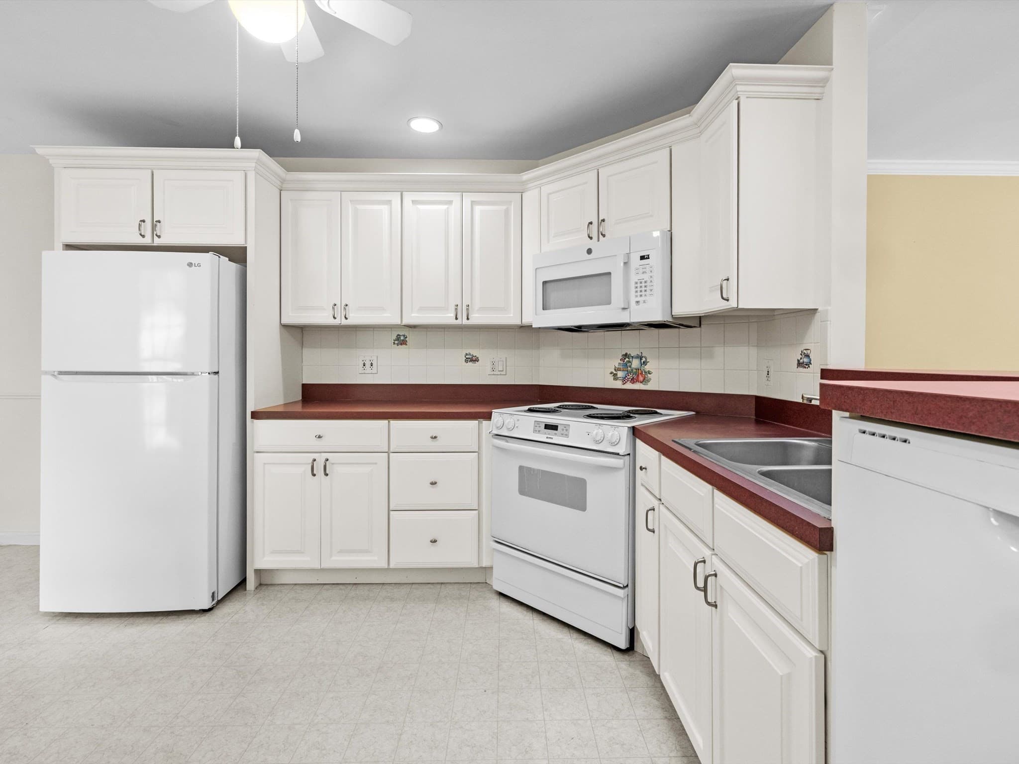 Condominium at 30 William Onthank Ln # 30, Southborough MA 01772, Southborough, photo 9 of 42