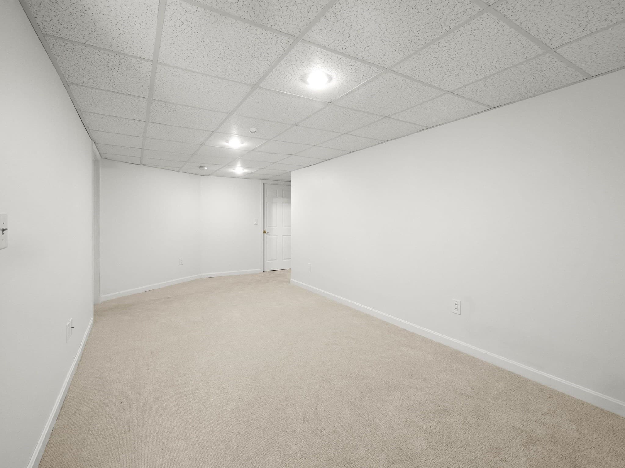 Condominium at 30 William Onthank Ln # 30, Southborough MA 01772, Southborough, photo 30 of 42
