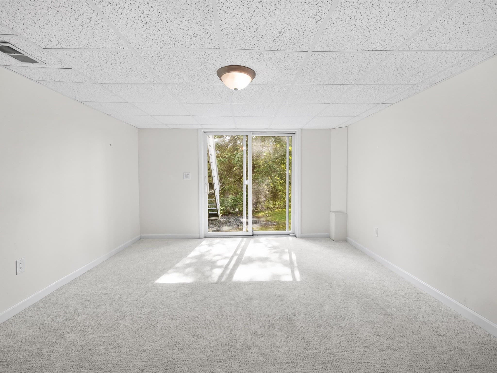 Condominium at 30 William Onthank Ln # 30, Southborough MA 01772, Southborough, photo 33 of 42