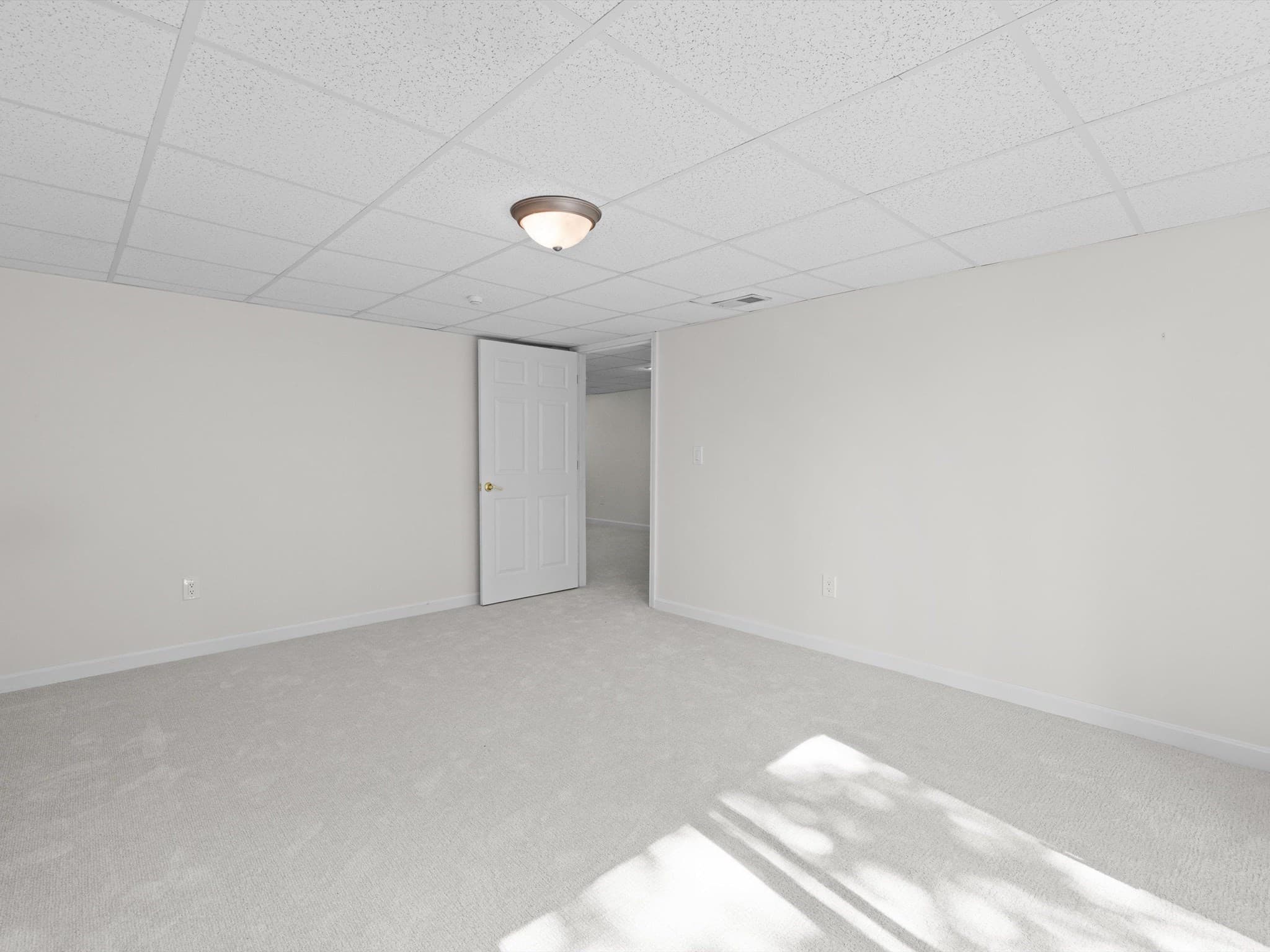 Condominium at 30 William Onthank Ln # 30, Southborough MA 01772, Southborough, photo 35 of 42