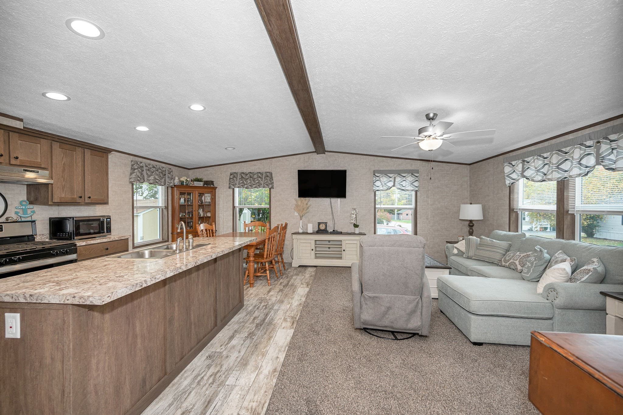 Mobile Home at 41 B St, Seabrook NH 03874, Seabrook, photo 12 of 31