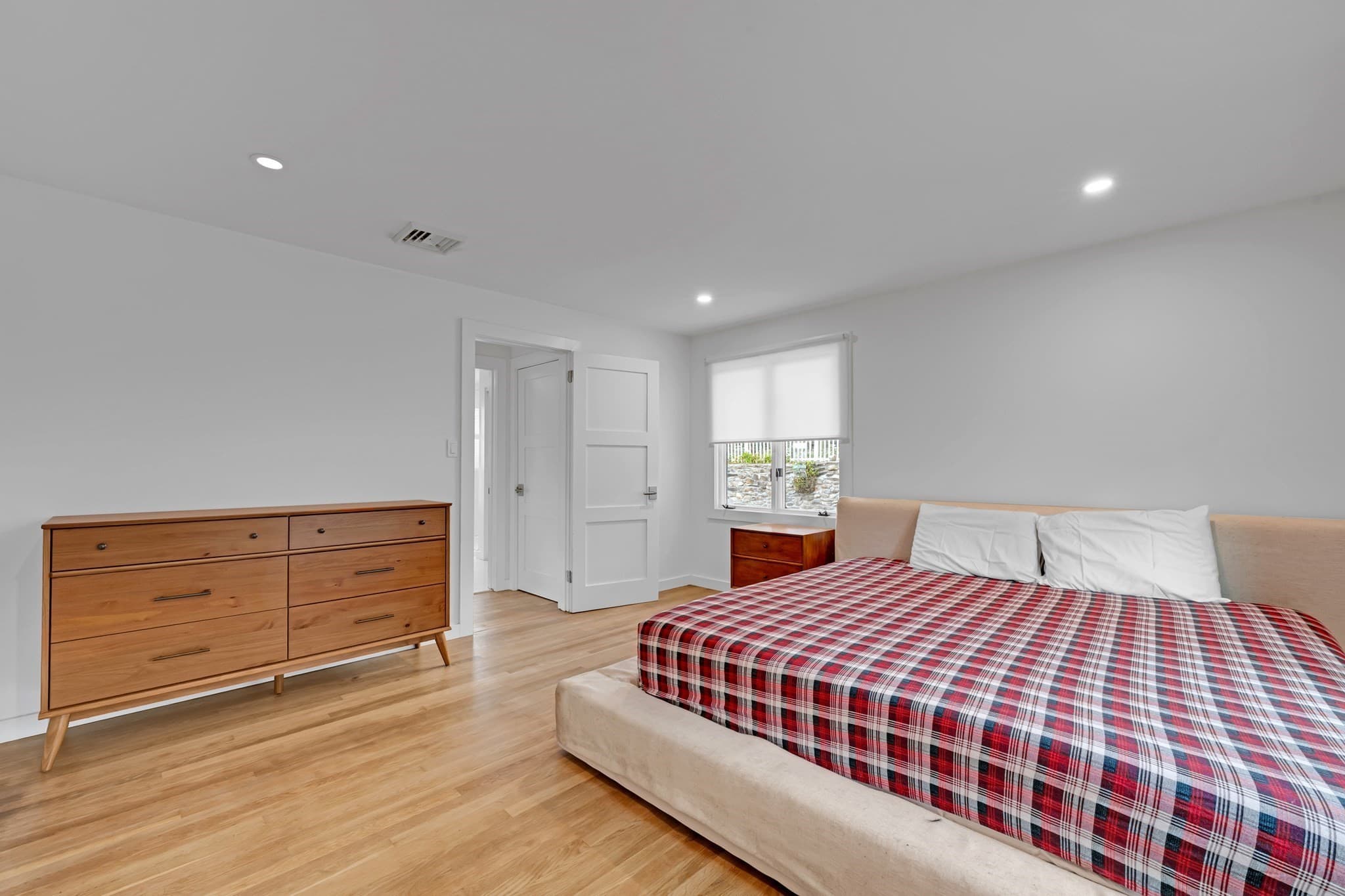 Single Family Residence at 79 Chilmark St, Worcester MA 01604, Worcester, photo 17 of 30