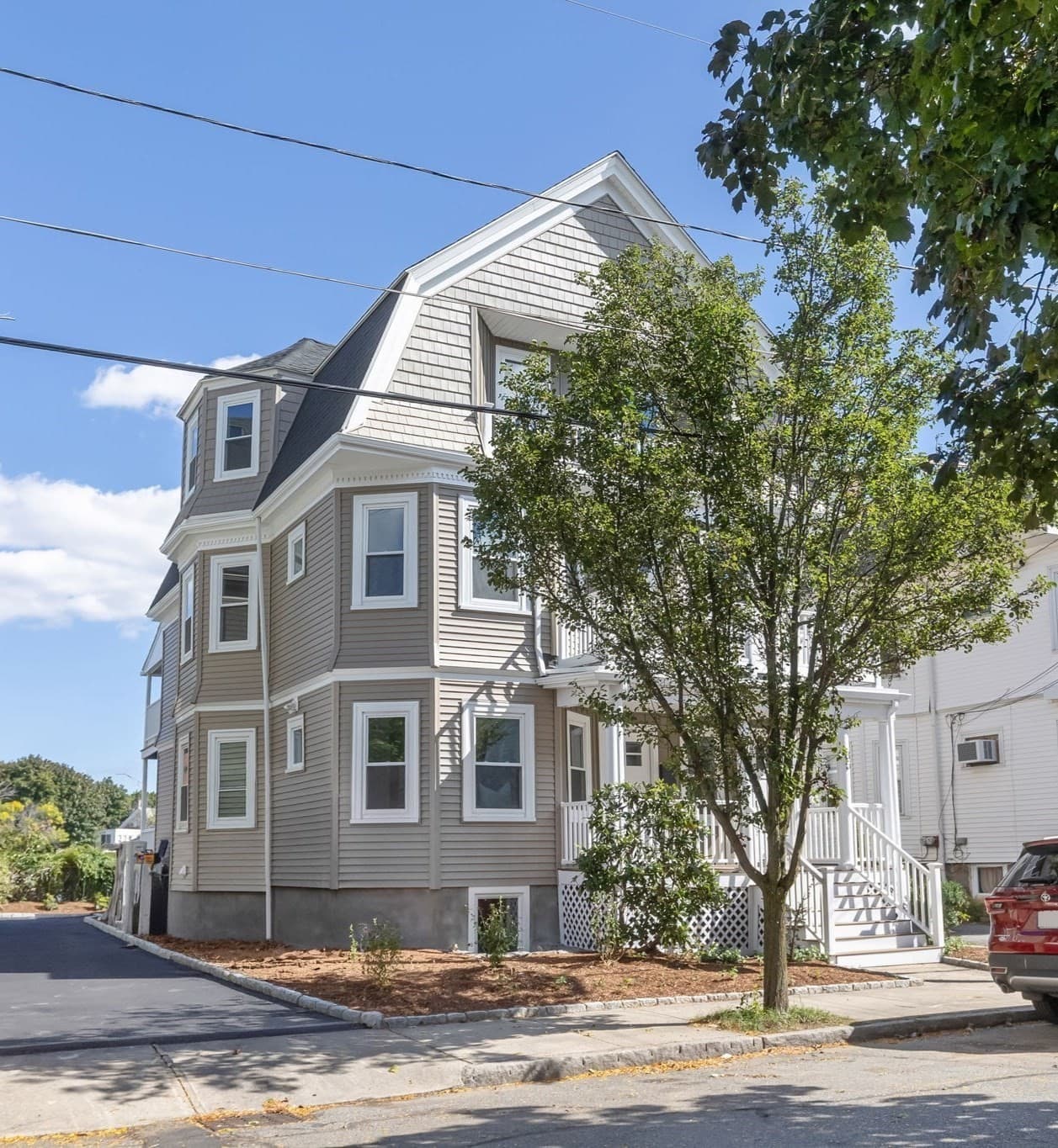 83 Kenmere # 2, Medford MA 02155
