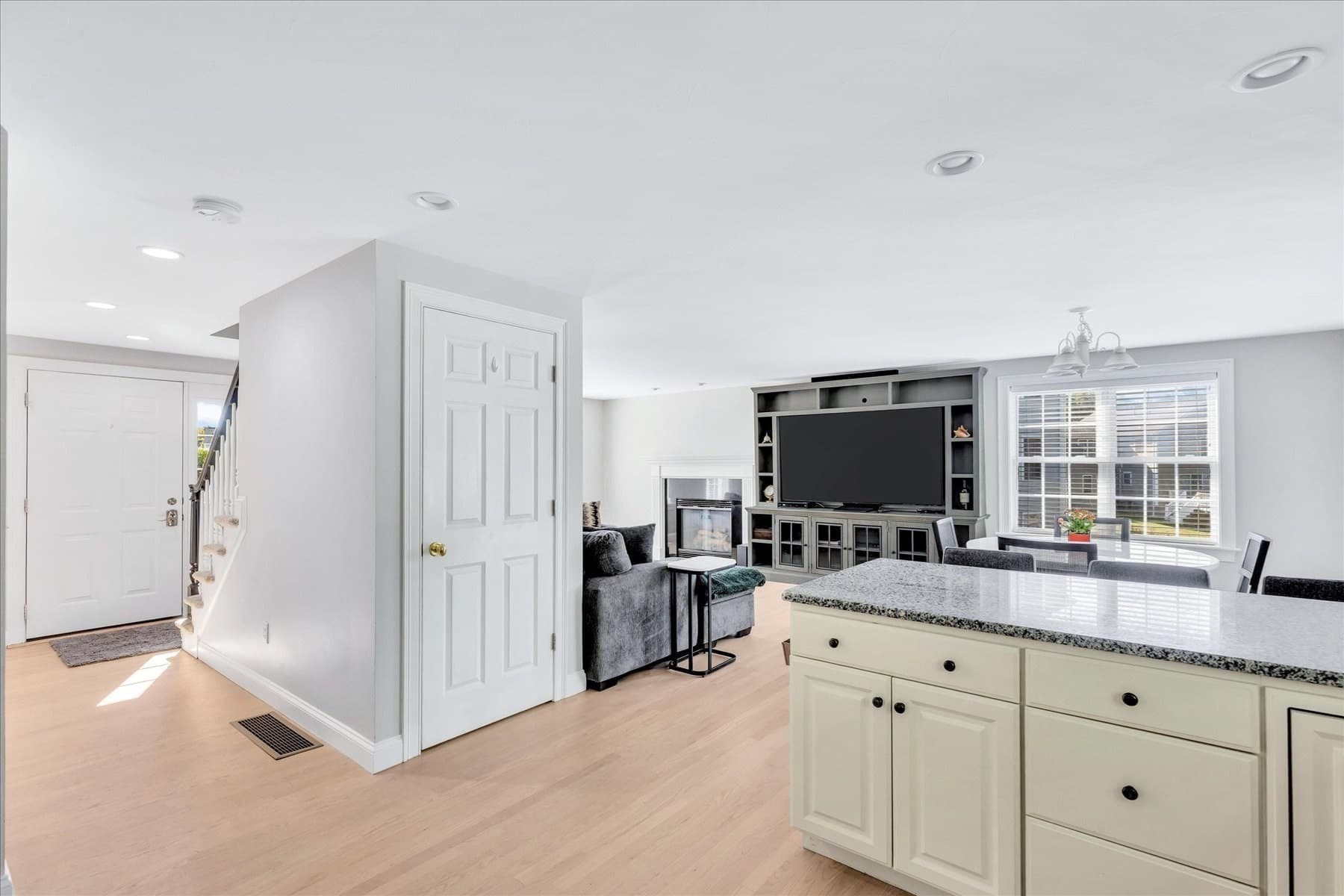 Single Family Residence at 5 Granite Cir, Sandwich MA 02537, Sandwich, photo 7 of 39