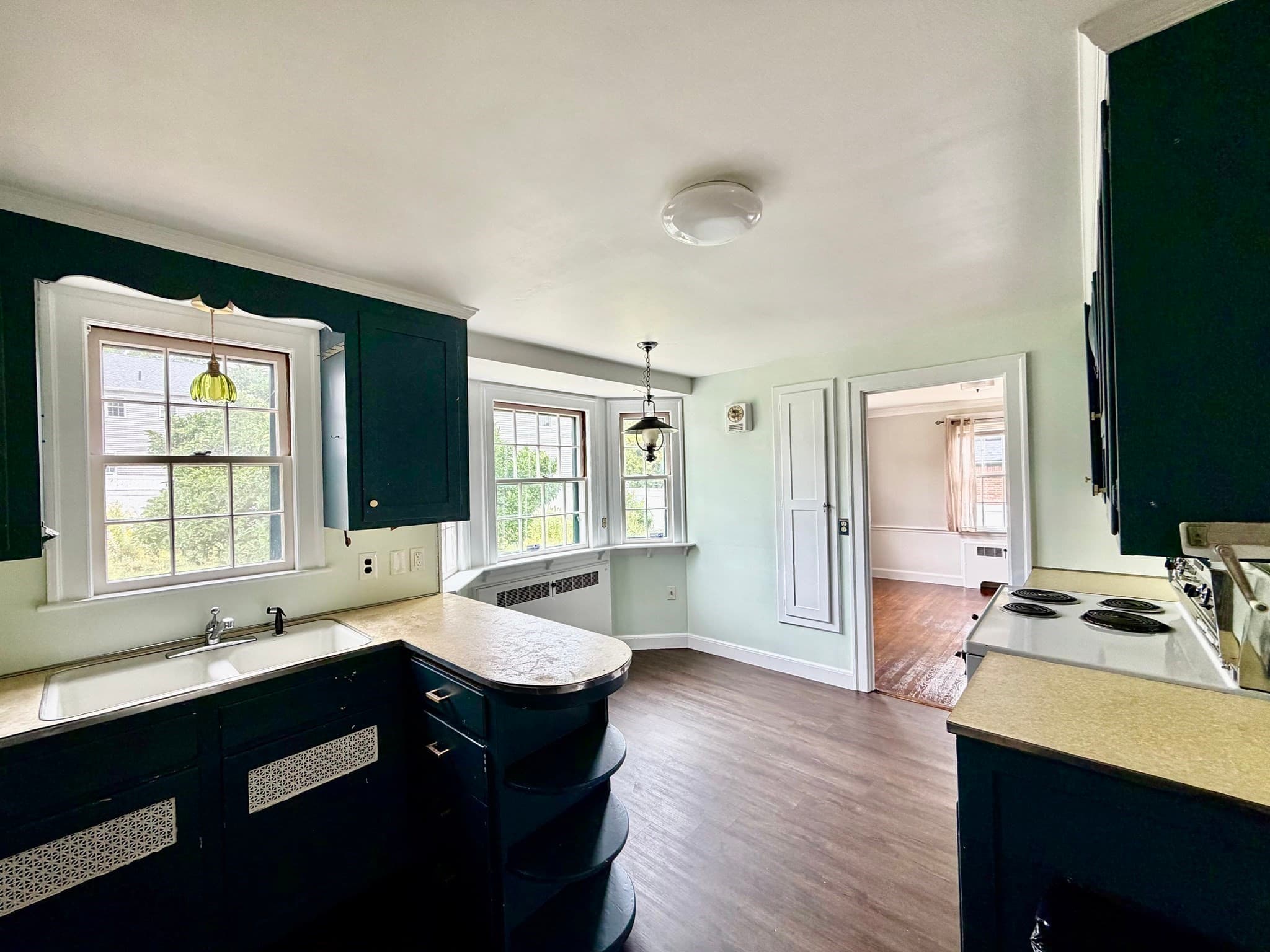 Single Family Residence at 11 Benz St, Springfield MA 01118, Springfield, photo 3 of 17