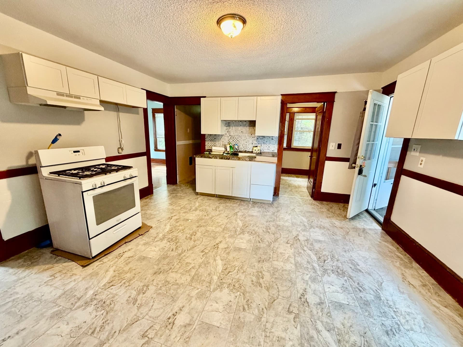 Apartment at 161 Hampden St # 2, Springfield MA 01151, photo 3 of 12