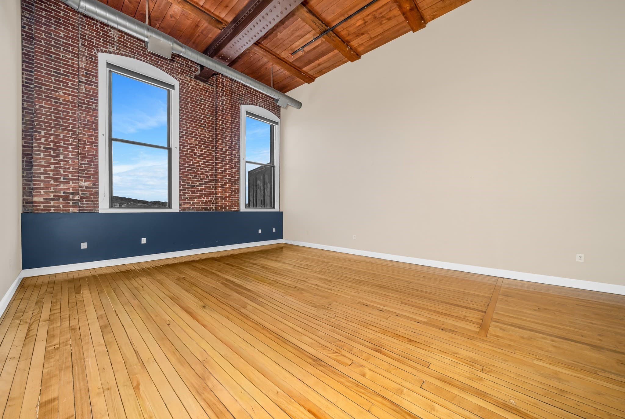 Condominium at 10 Kearney Sq # 307, Lowell MA 01852, Lowell, photo 2 of 15