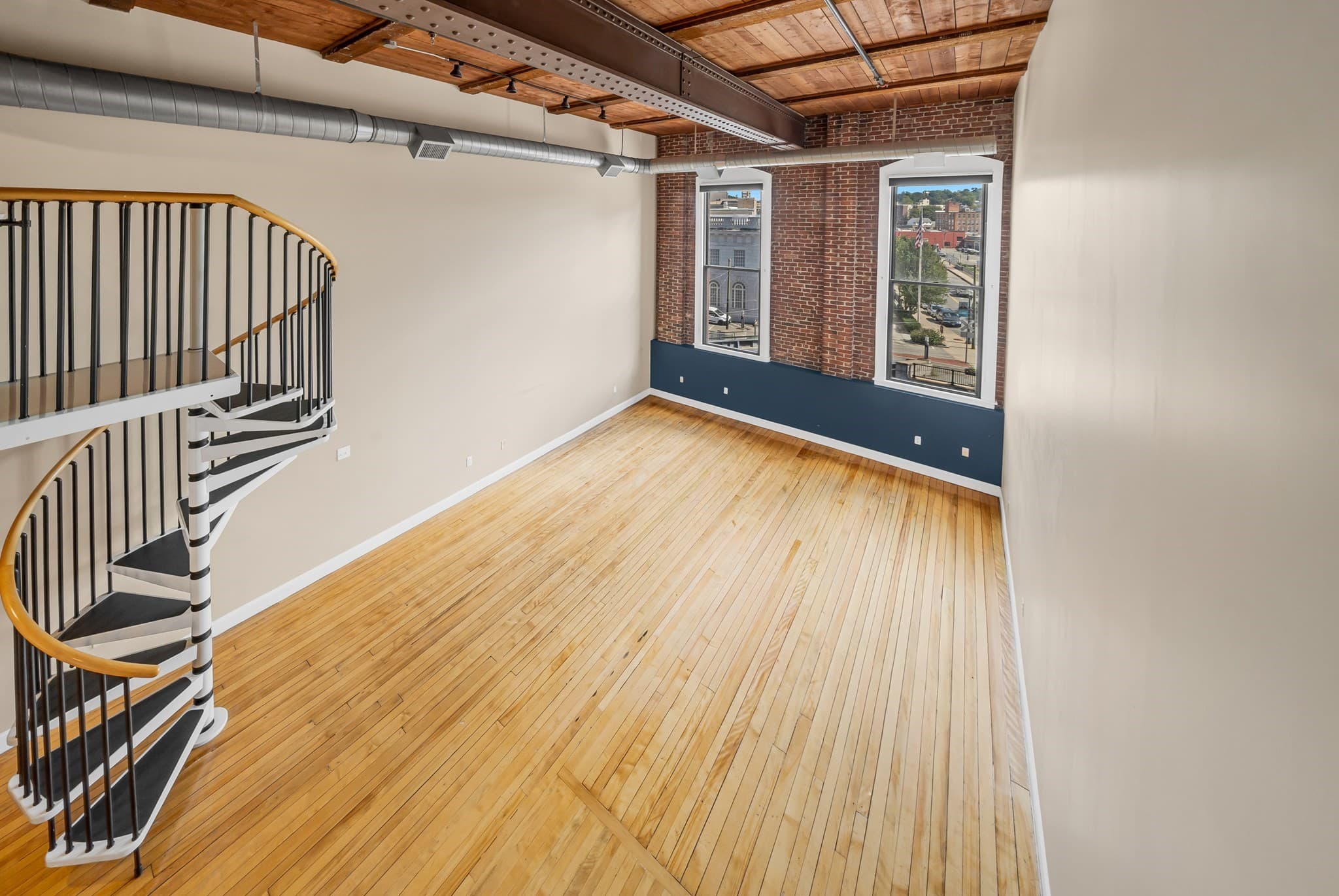 Condominium at 10 Kearney Sq # 307, Lowell MA 01852, Lowell, photo 5 of 15