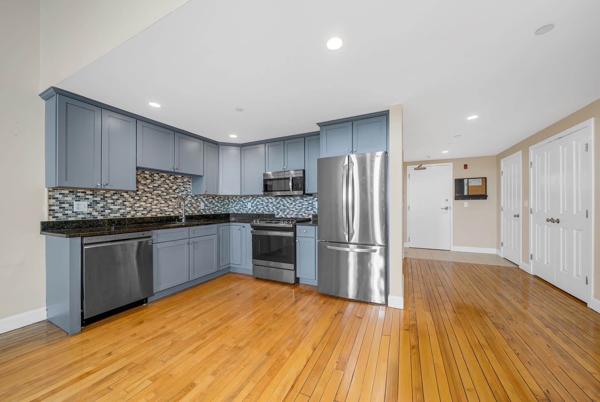 Condominium at 10 Kearney Sq # 307, Lowell MA 01852, Lowell, photo 4 of 15
