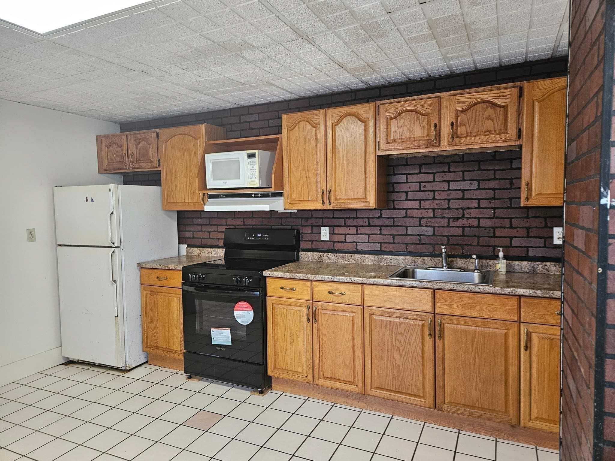 2 Family - 2 Units Up/Down at 22-24 Prout, Quincy MA 02169, Quincy, photo 7 of 37