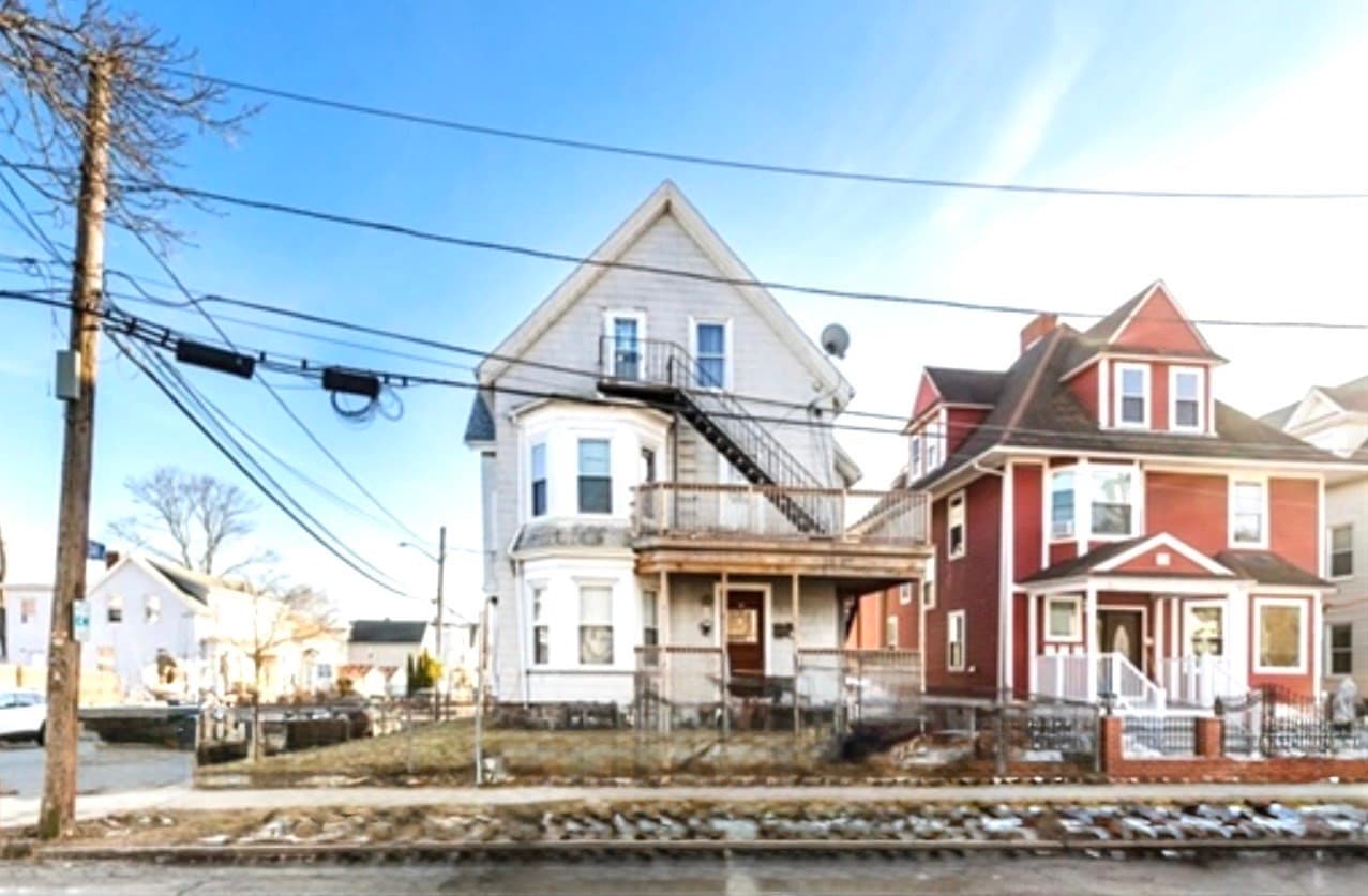 16 Salem St, Lynn MA 01905