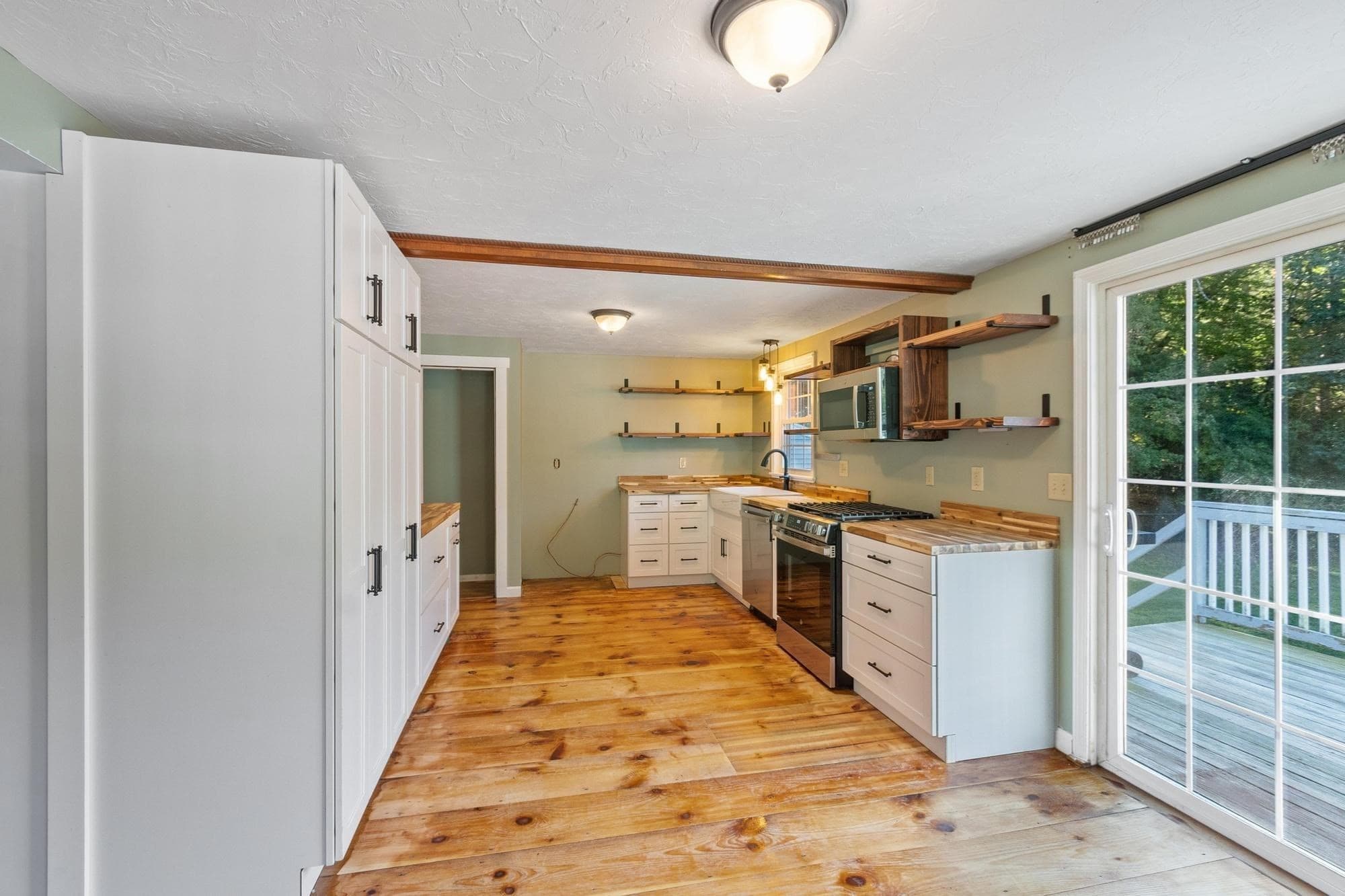 Single Family Residence at 45 Williamsville Rd, Hubbardston MA 01452, Hubbardston, photo 25 of 42