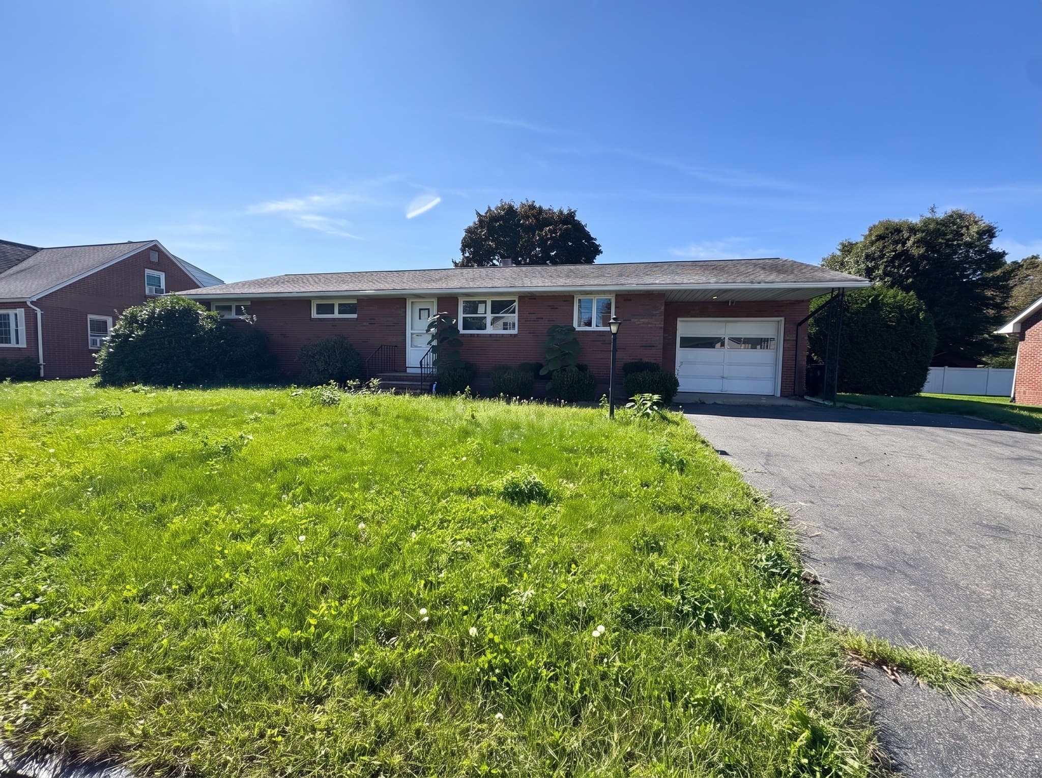 50 Van Horn St, Chicopee MA 01013